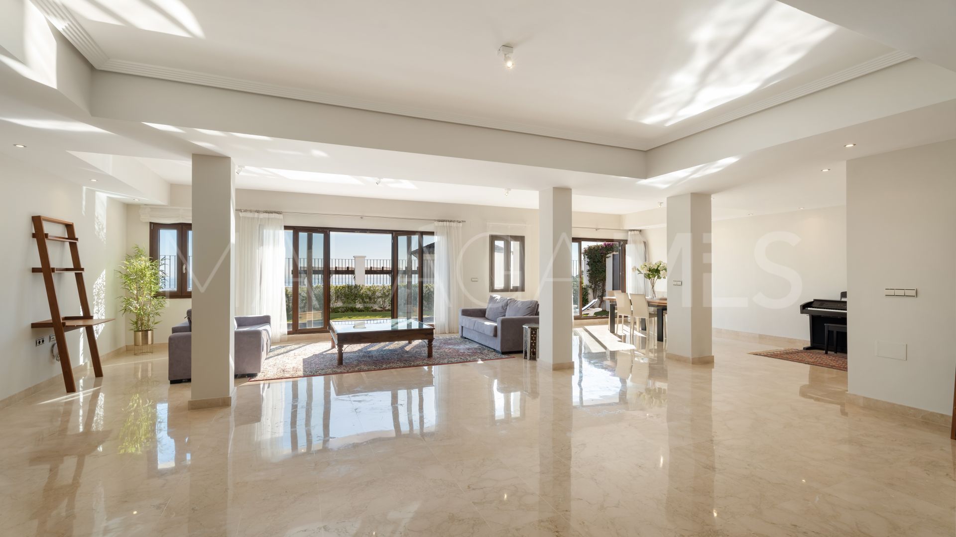 Villa for sale in Benahavis Hills Country Club