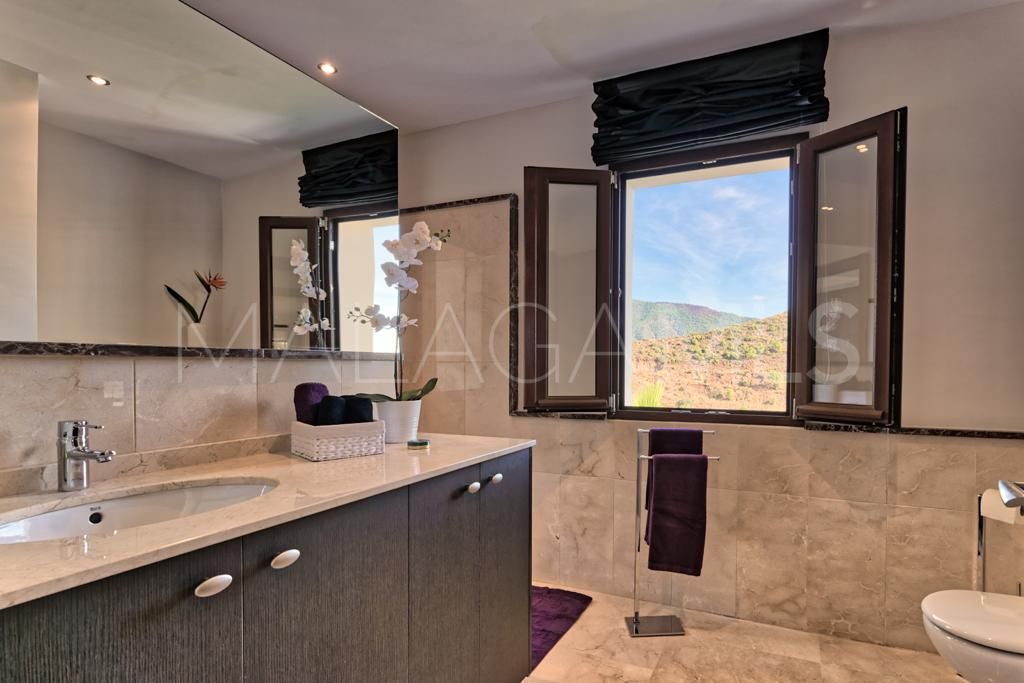 Villa for sale in Benahavis Hills Country Club