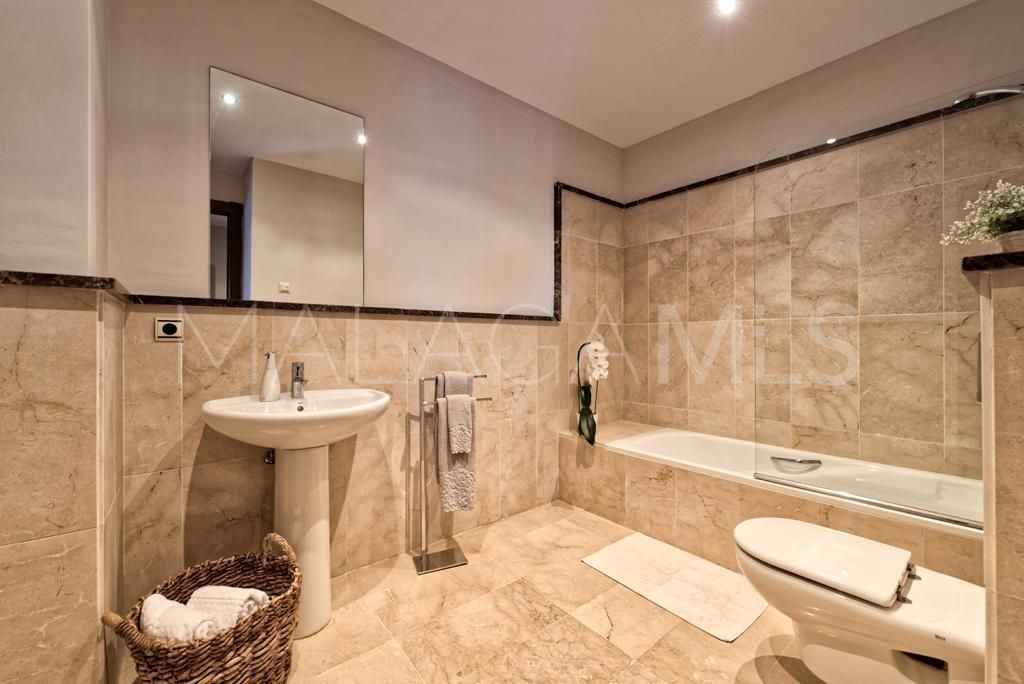 Villa for sale in Benahavis Hills Country Club