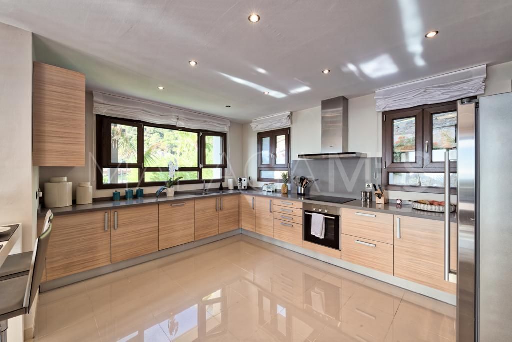 Villa for sale in Benahavis Hills Country Club