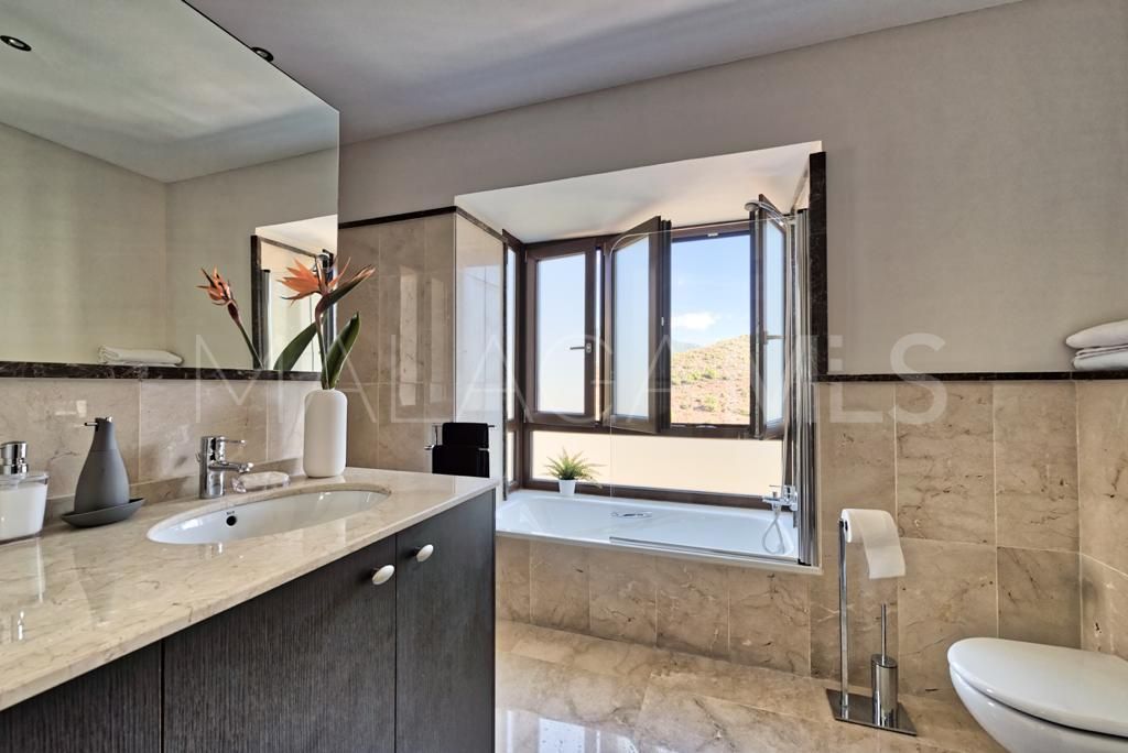 Villa for sale in Benahavis Hills Country Club