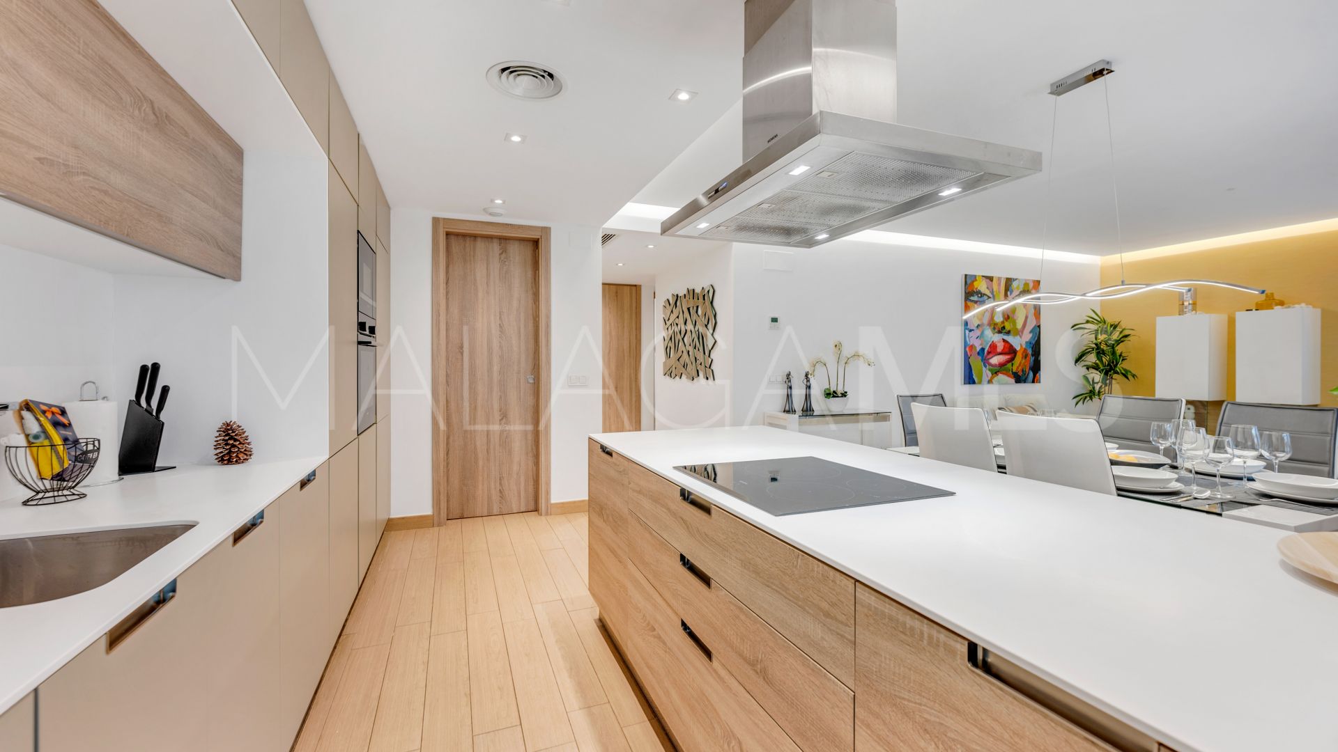 For sale ground floor apartment with 2 bedrooms in Marbella - Puerto Banus