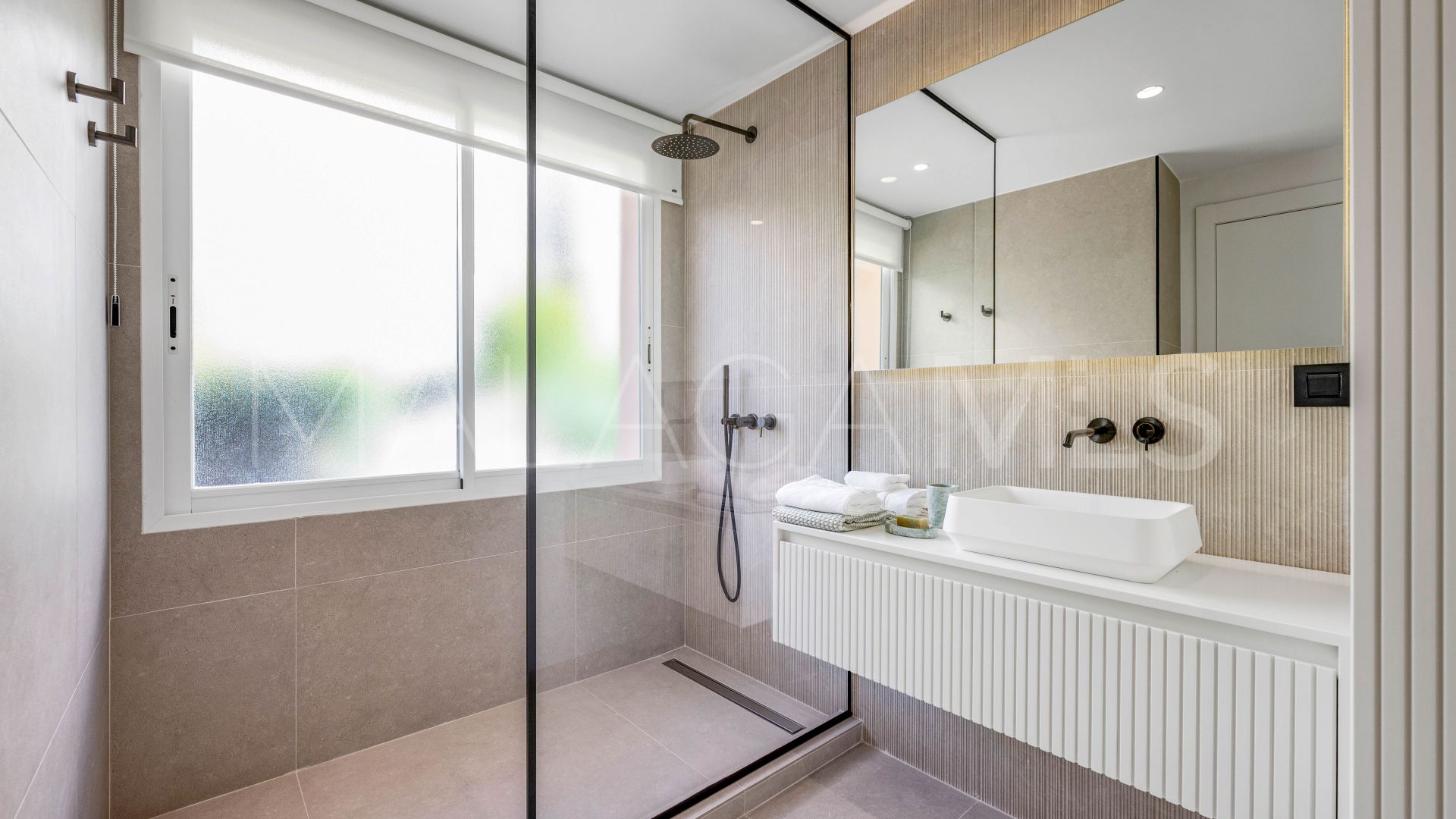 Apartamento de 4 bedrooms for sale in Albatross Hill