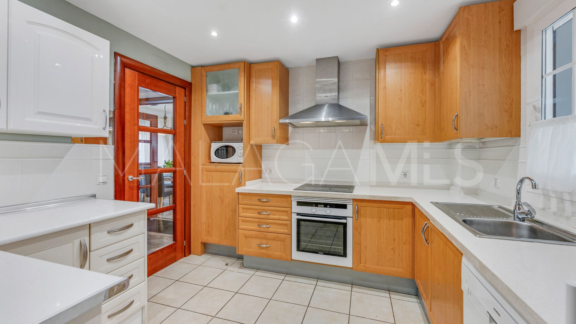 Parhus for sale in Altos de Calahonda