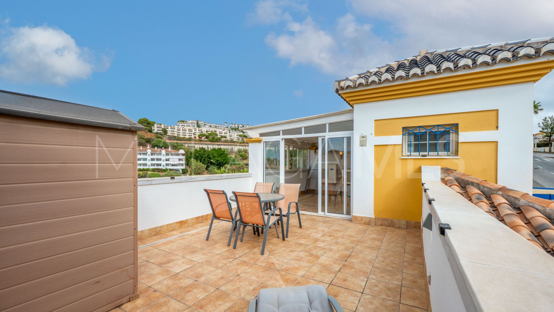 Parhus for sale in Altos de Calahonda