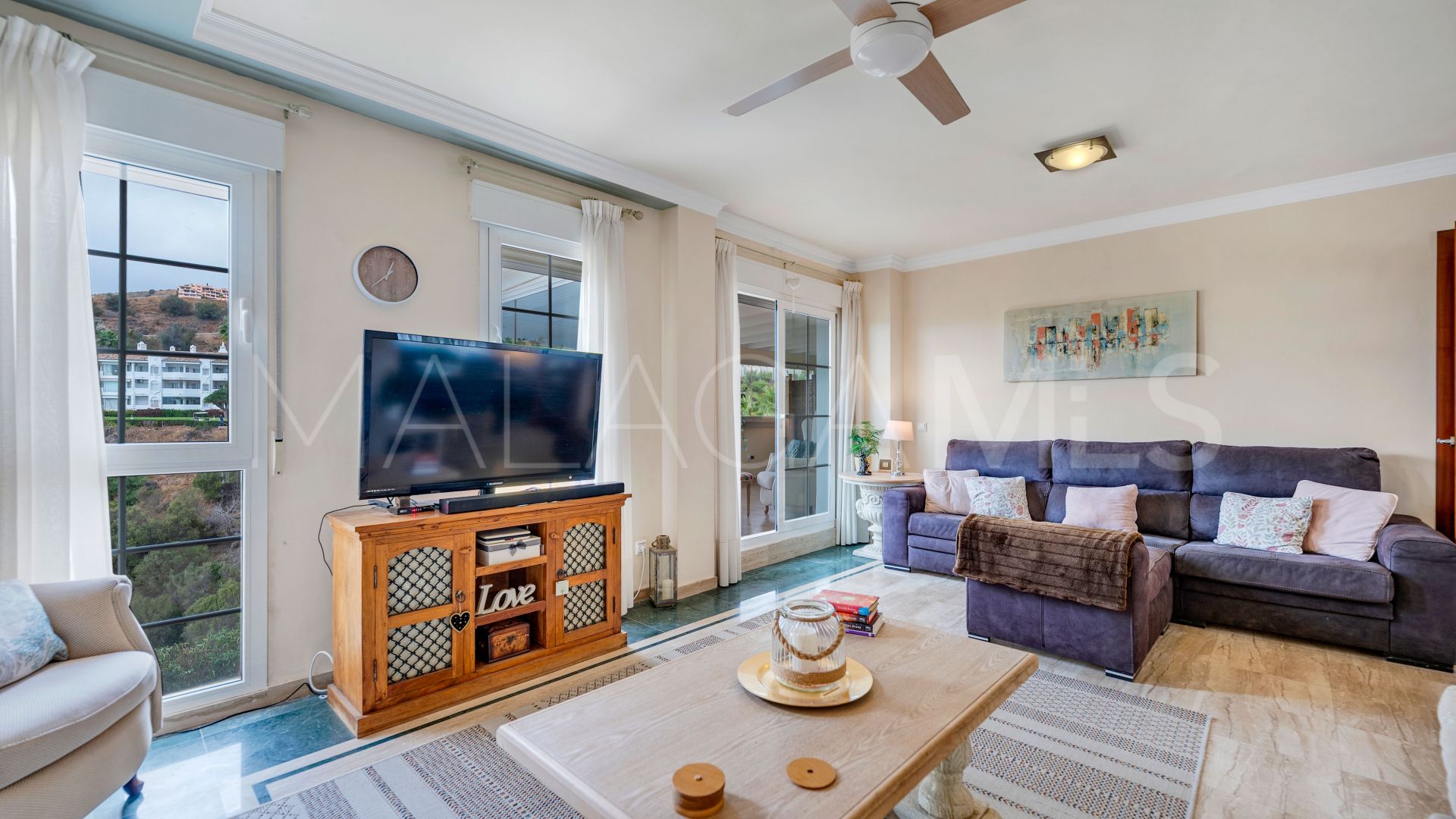 Parhus for sale in Altos de Calahonda