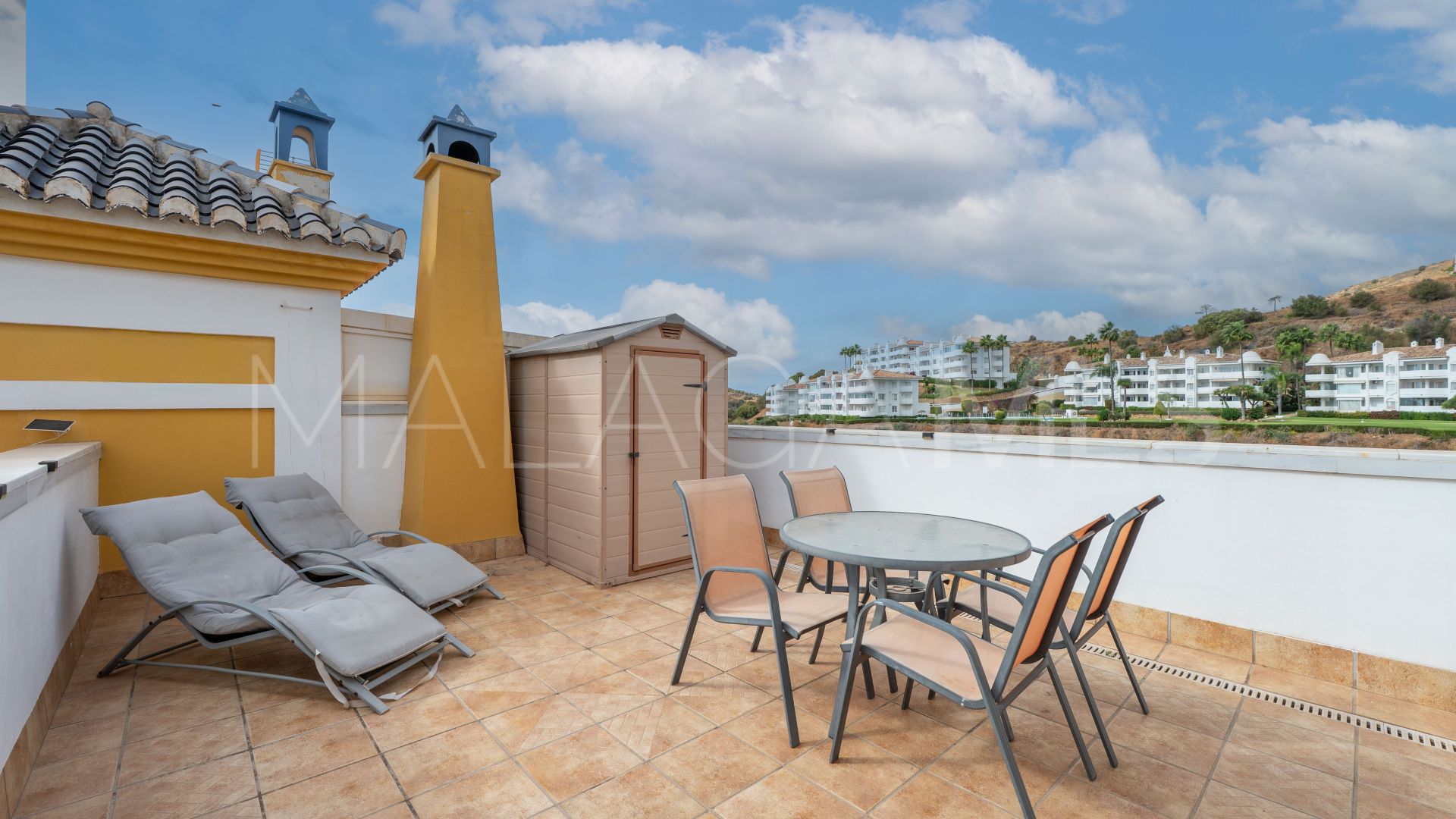 Parhus for sale in Altos de Calahonda