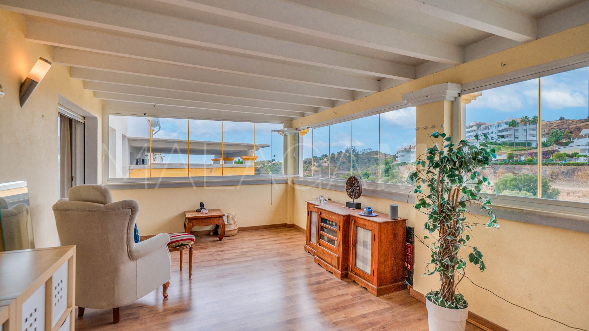 Parhus for sale in Altos de Calahonda