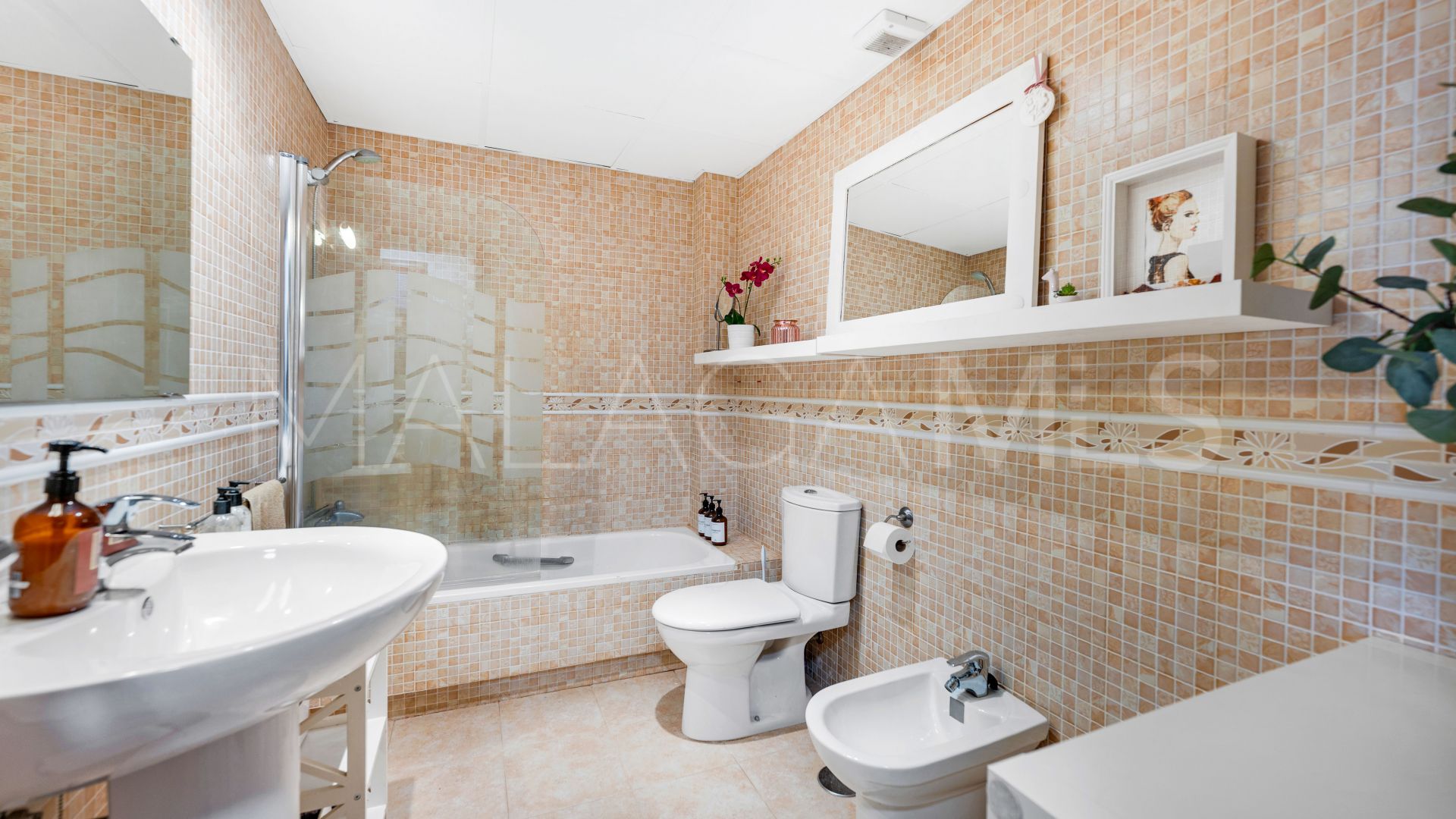 Parhus for sale in Altos de Calahonda