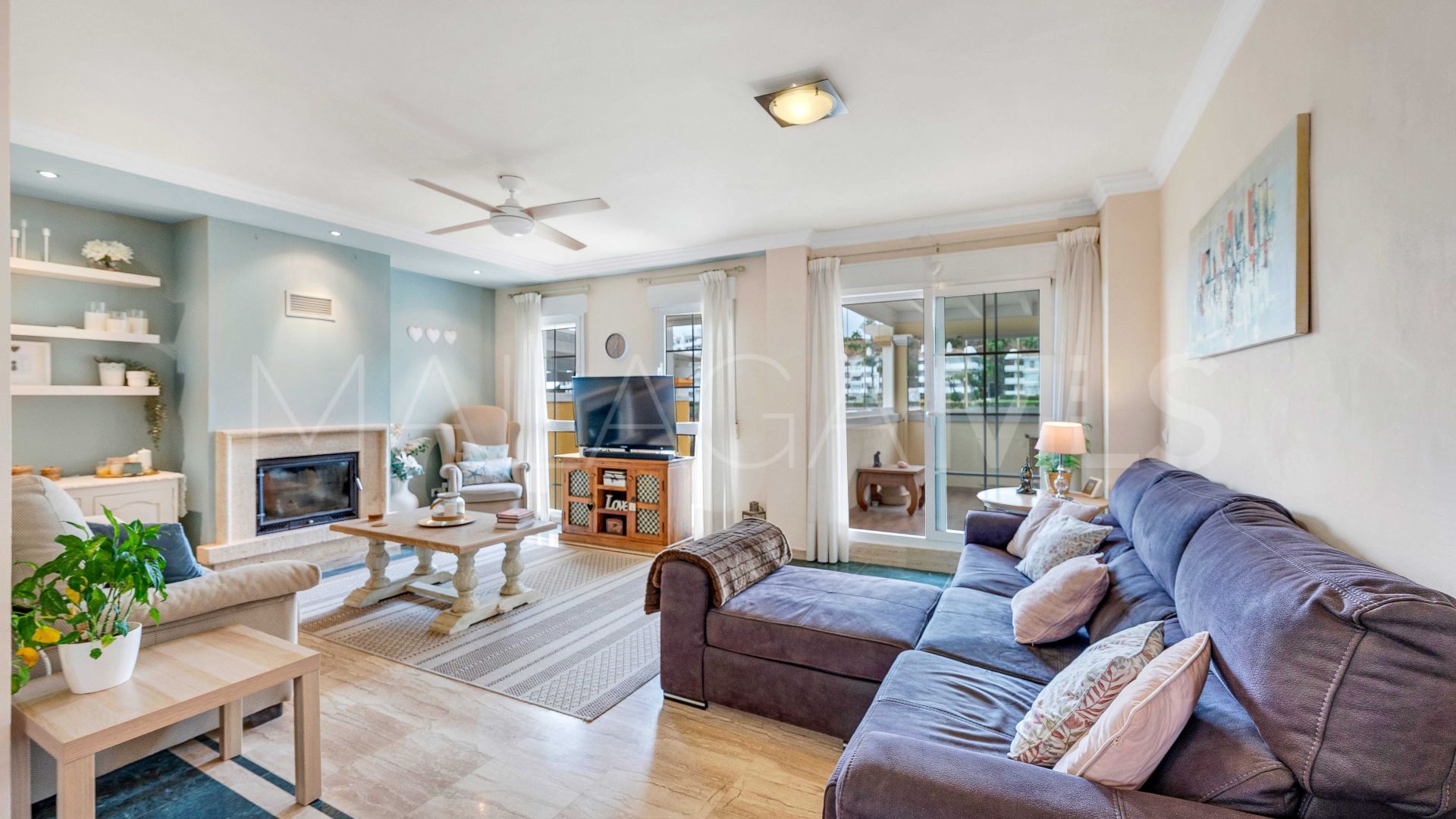 Parhus for sale in Altos de Calahonda