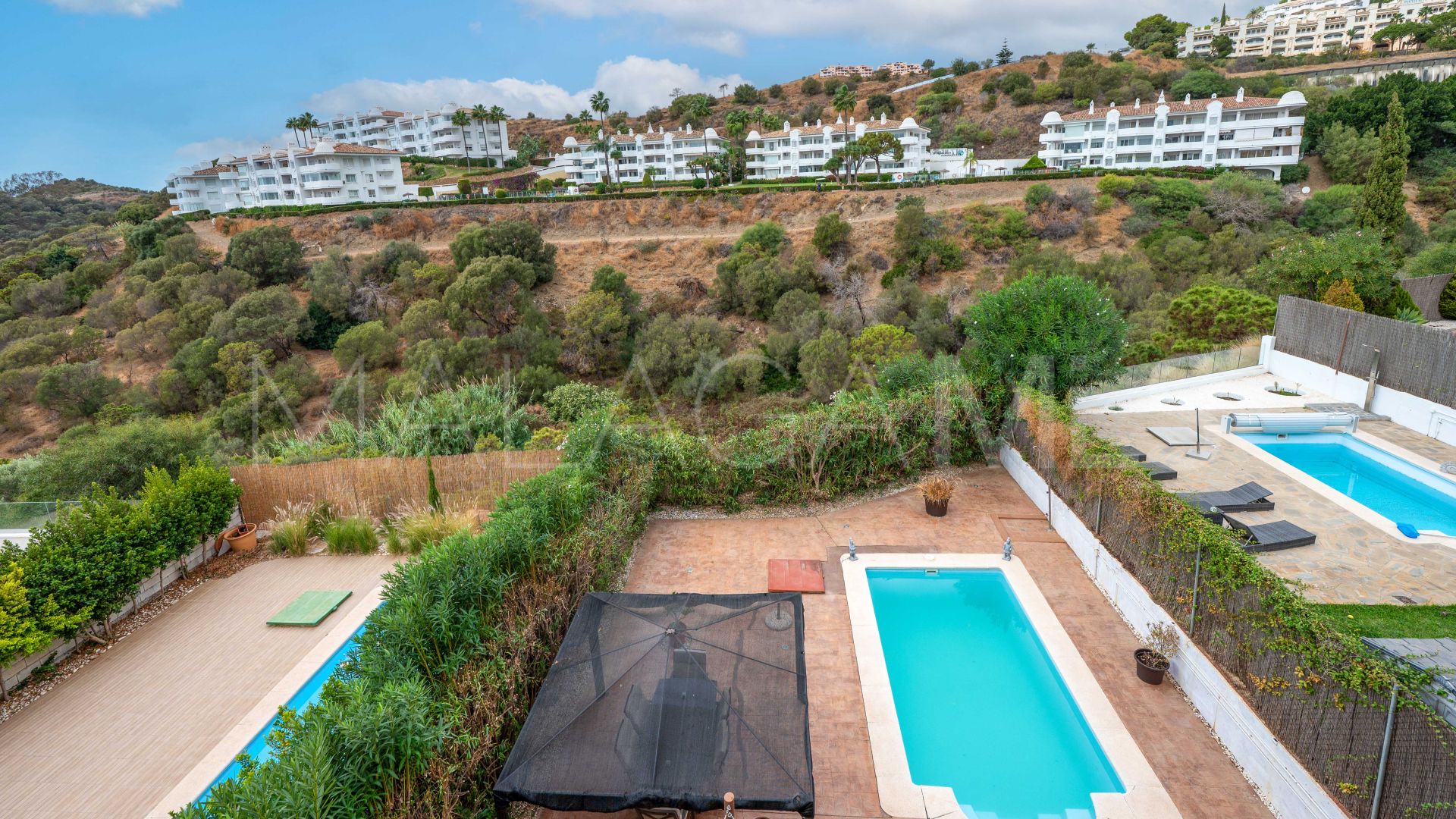 Parhus for sale in Altos de Calahonda