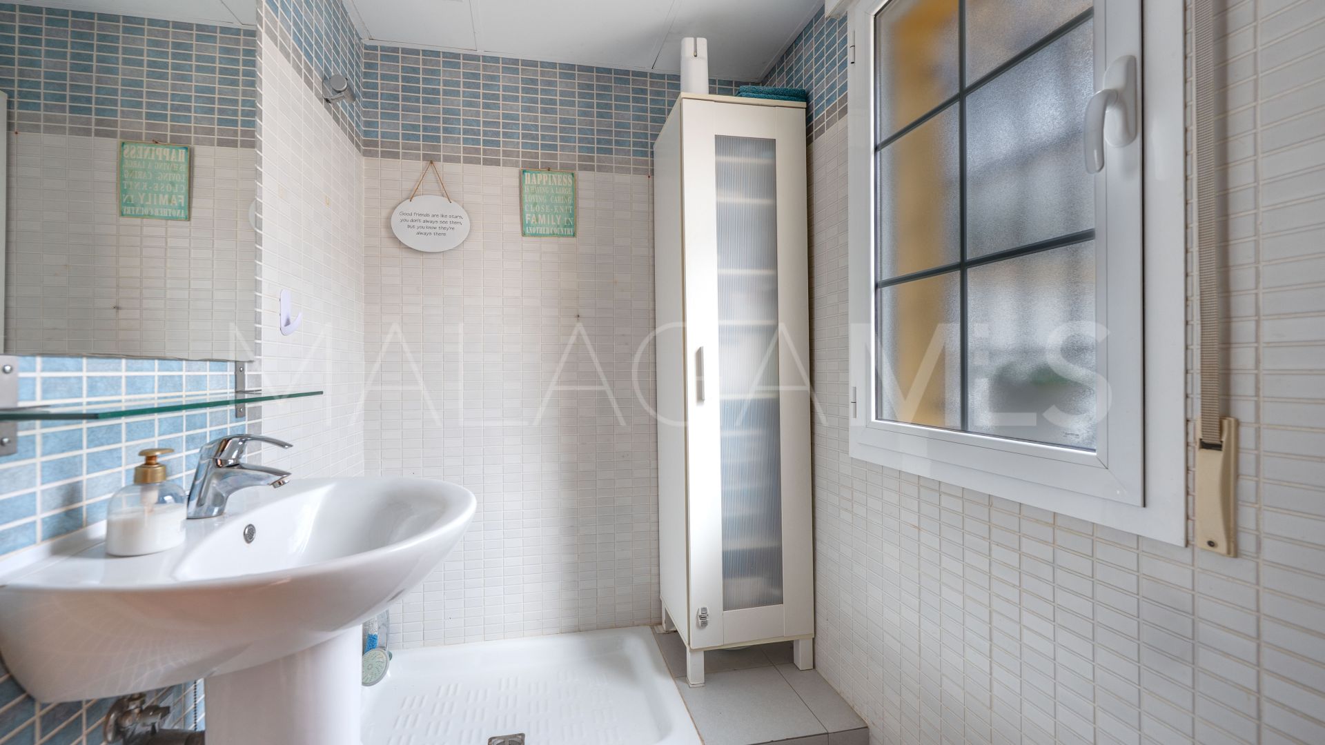 Parhus for sale in Altos de Calahonda