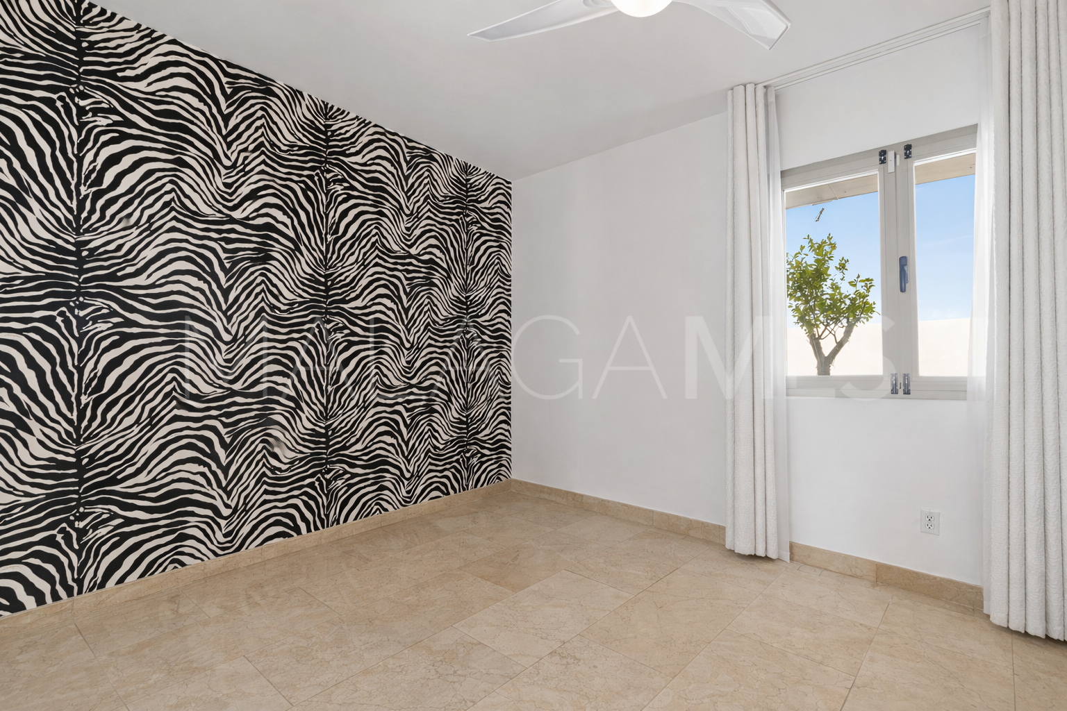 For sale Benahavis town house with 3 bedrooms