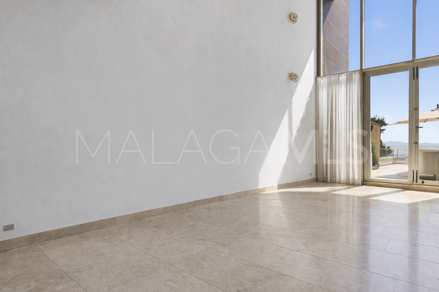 For sale Benahavis town house with 3 bedrooms