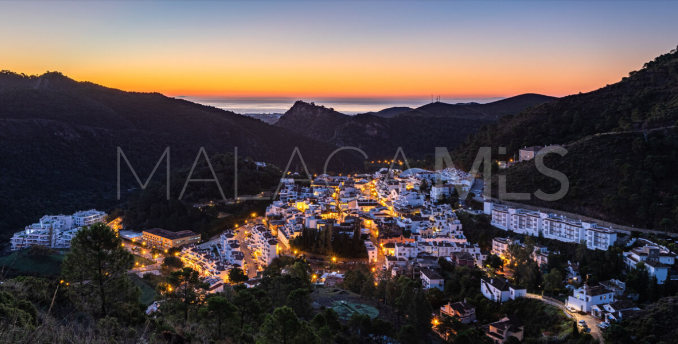 For sale Benahavis town house with 3 bedrooms