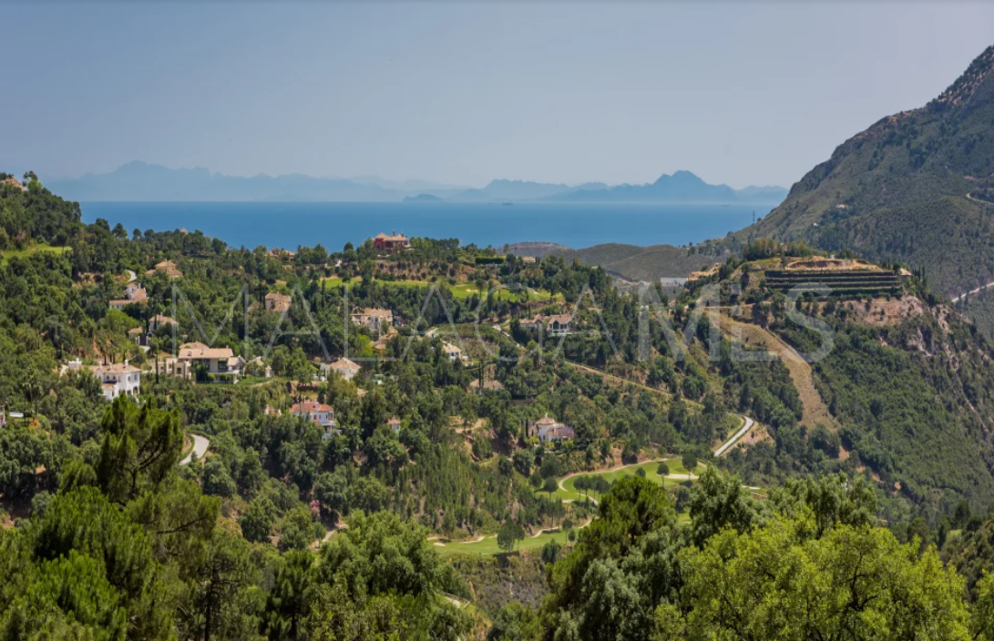 For sale Benahavis town house with 3 bedrooms