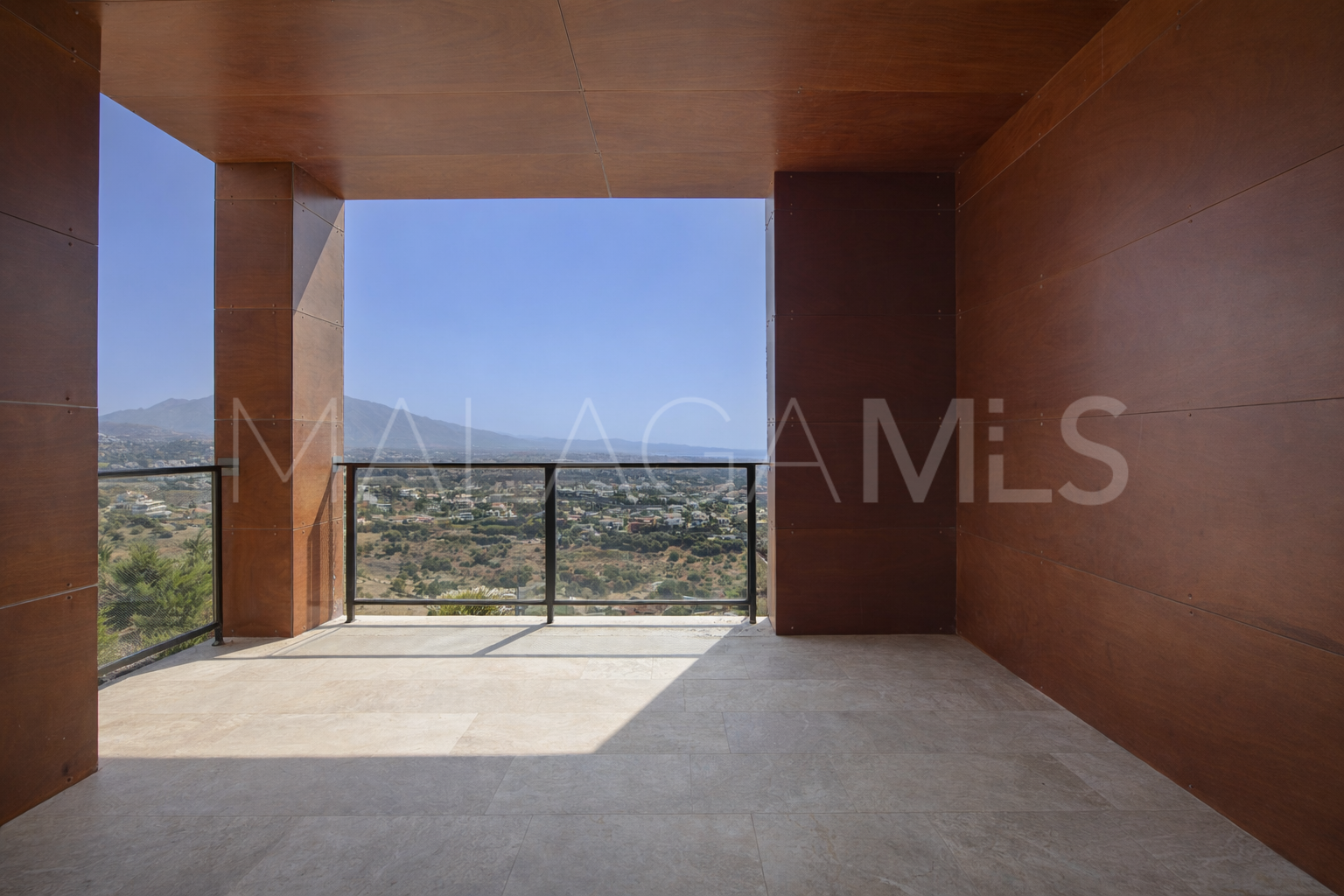 For sale Benahavis town house with 3 bedrooms