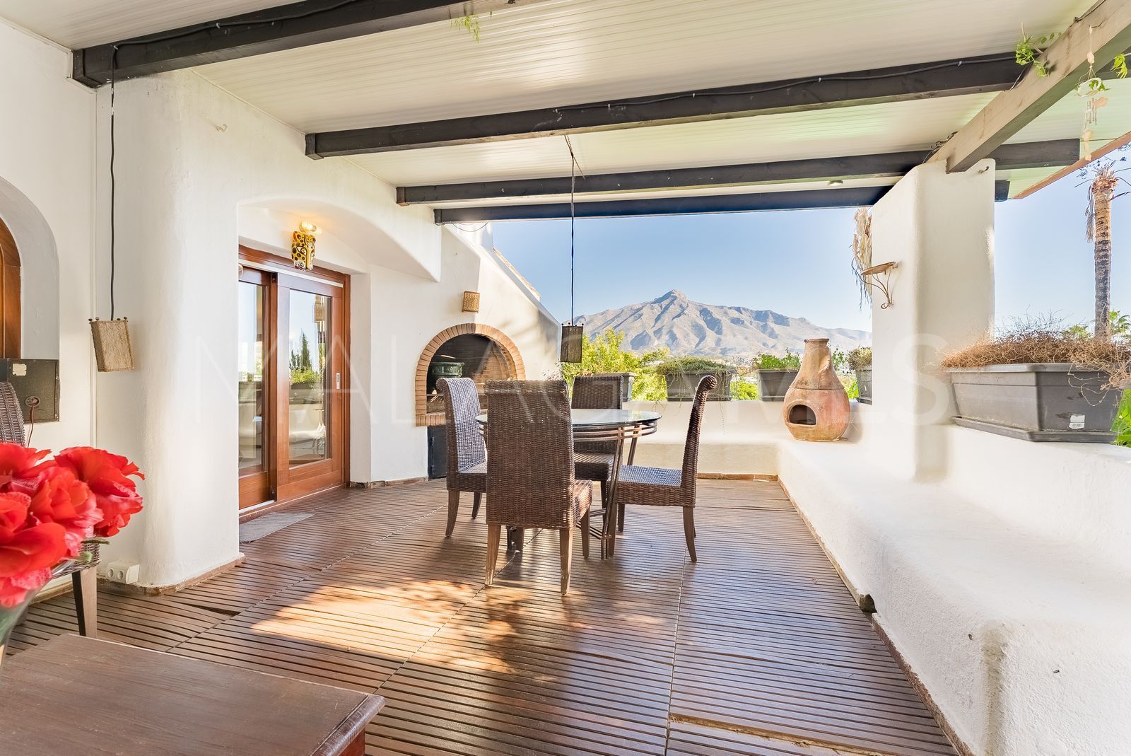 Villa for sale in Nueva Andalucia