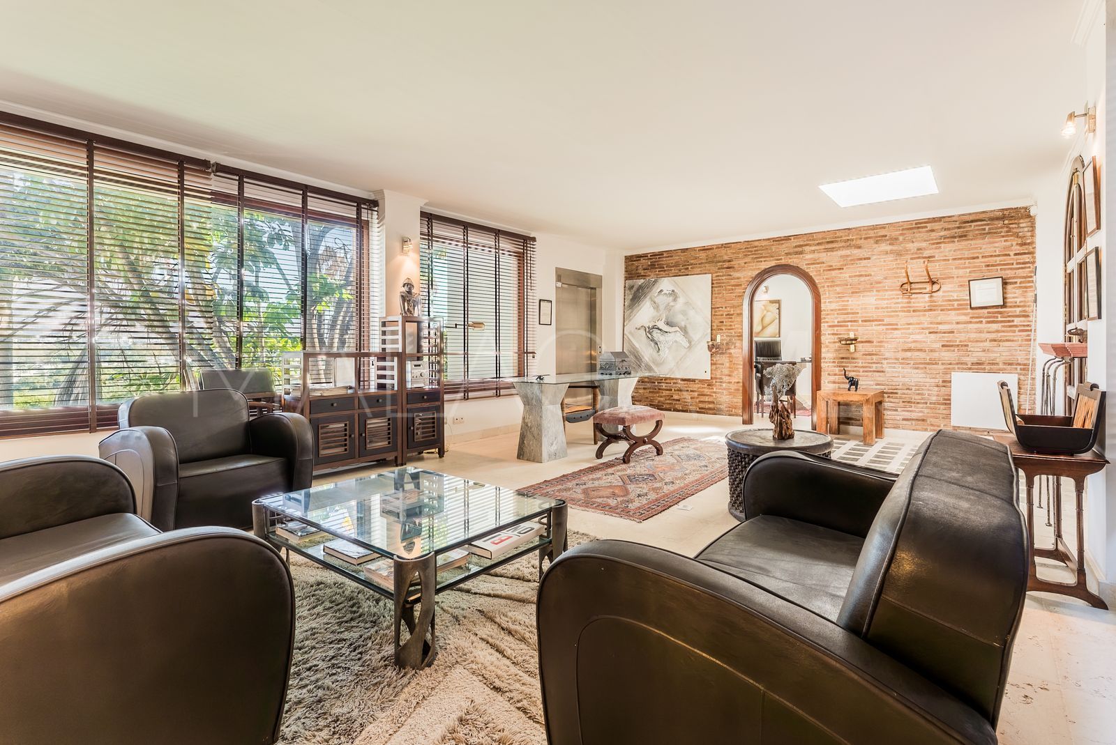 Villa for sale in Nueva Andalucia