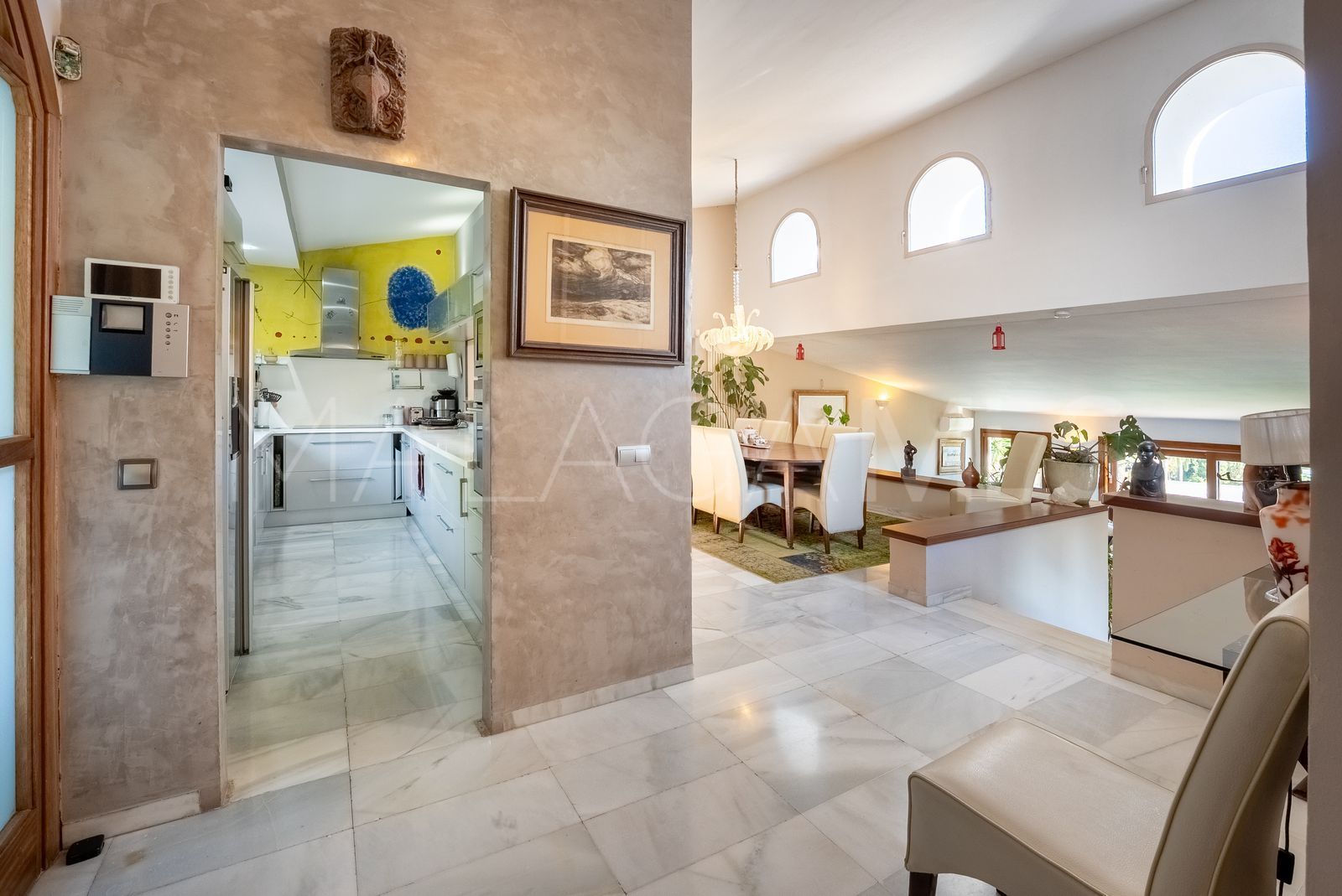 Villa for sale in Nueva Andalucia