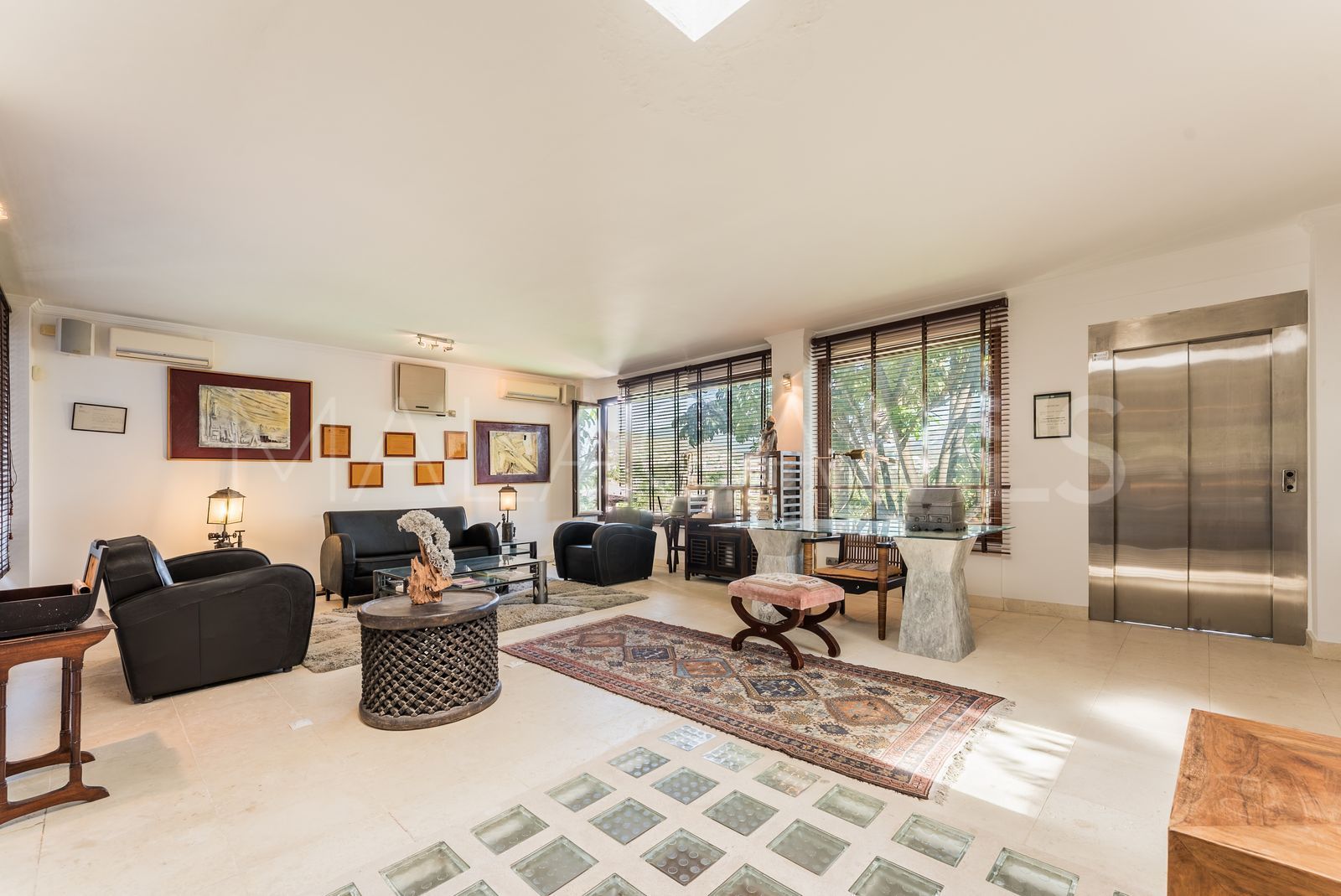 Villa for sale in Nueva Andalucia