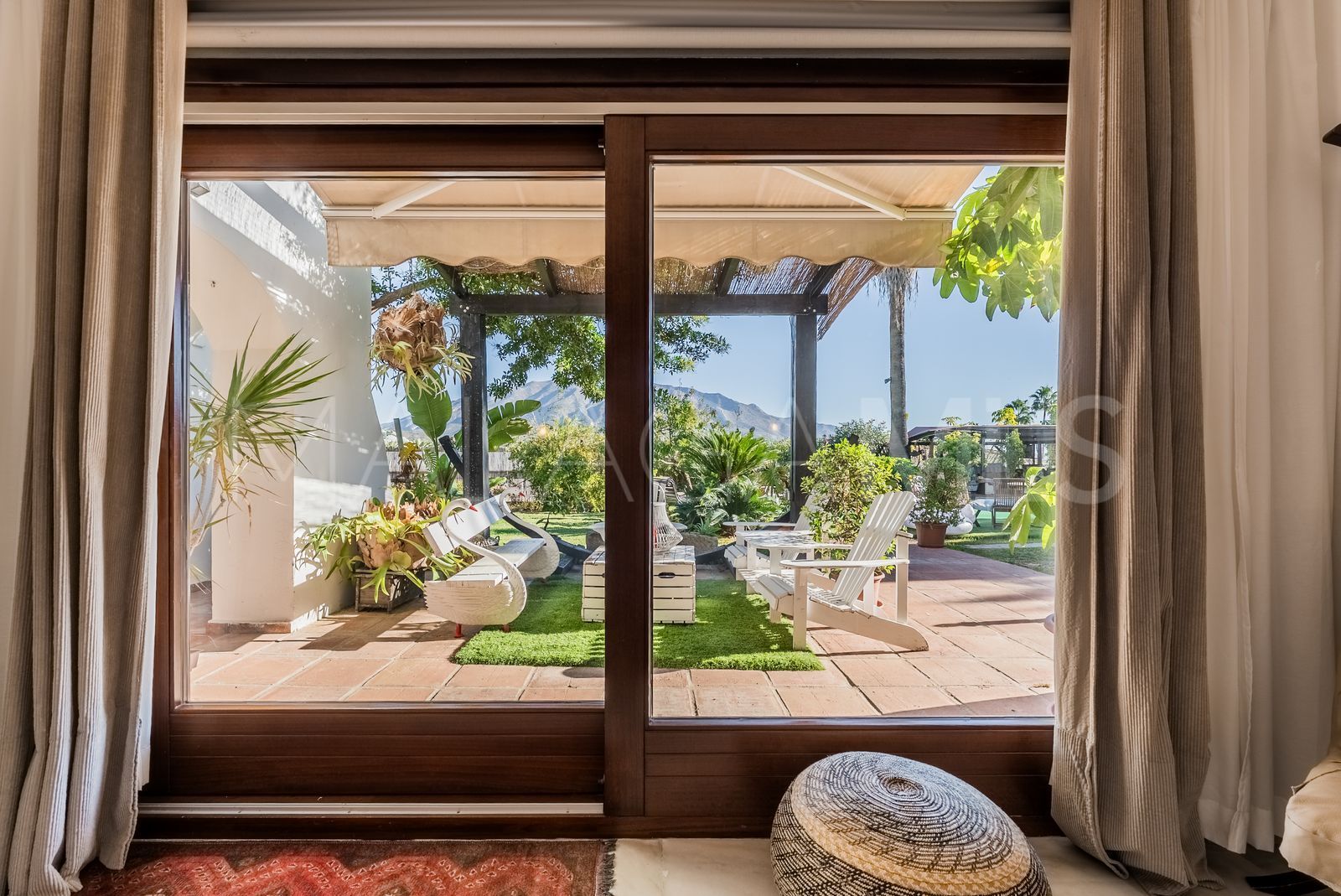 Villa for sale in Nueva Andalucia