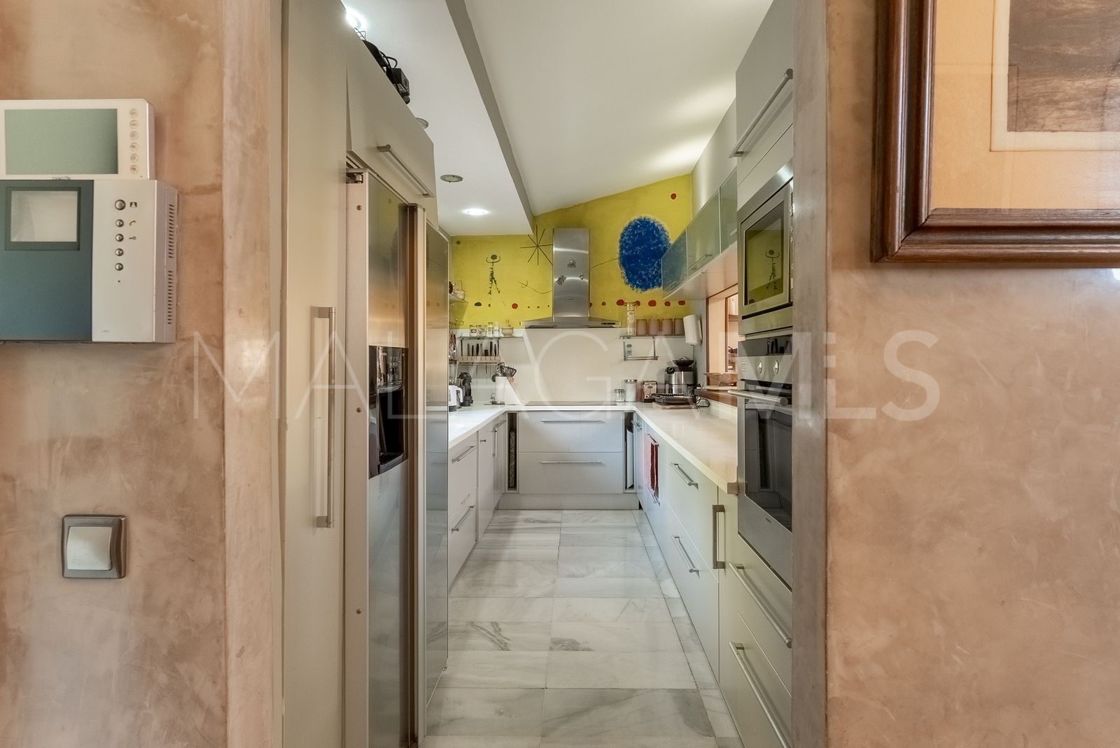 Villa for sale in Nueva Andalucia