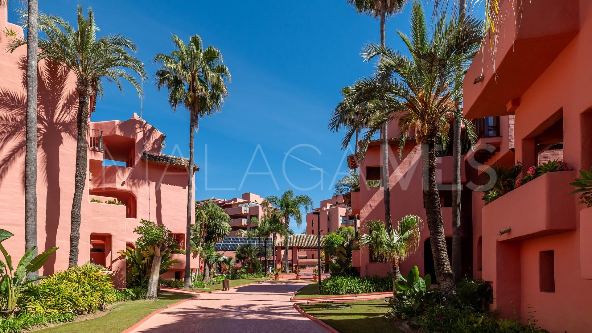 Erdgeschosswohnung for sale in Estepona