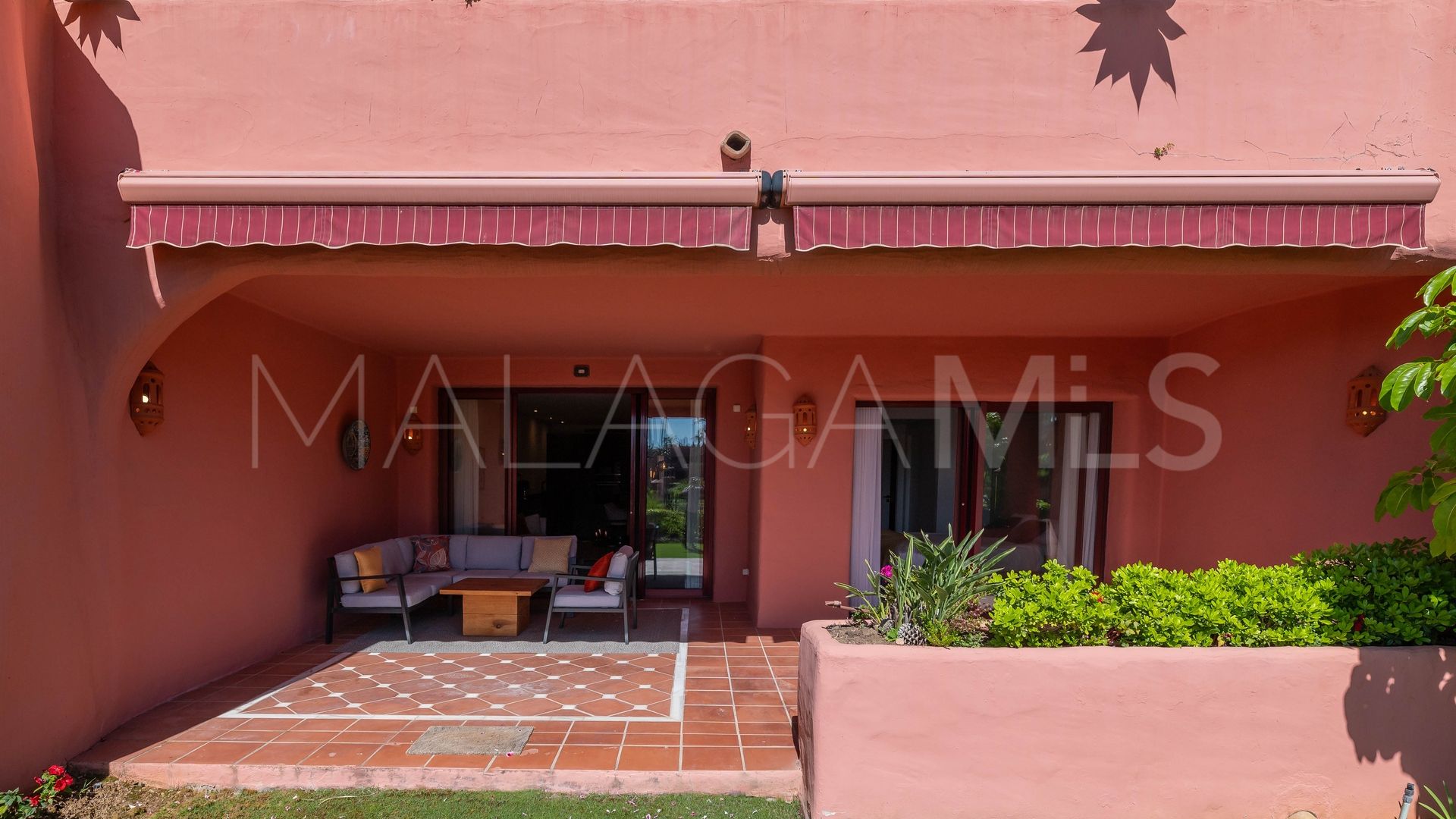 Appartement rez de chaussée for sale in Estepona