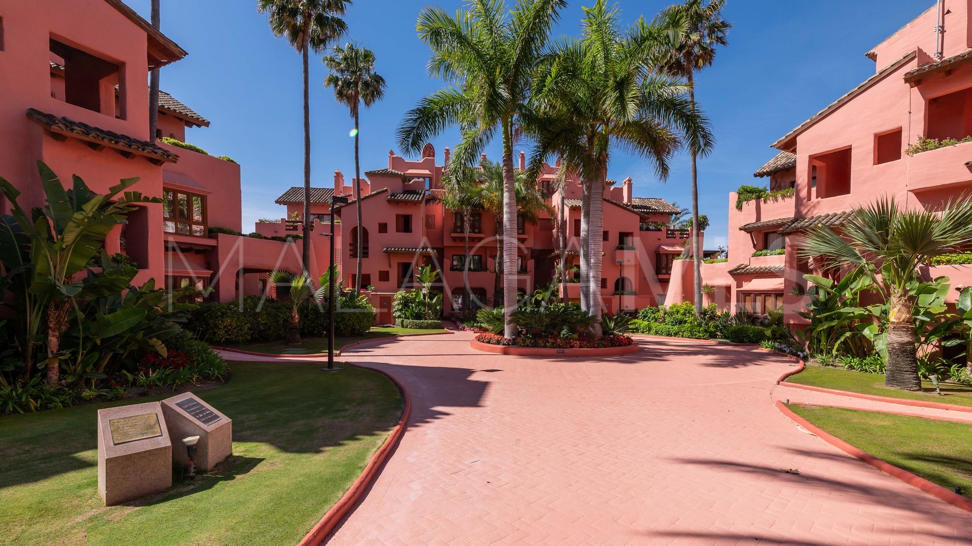 Ground floor apartment in Estepona for sale