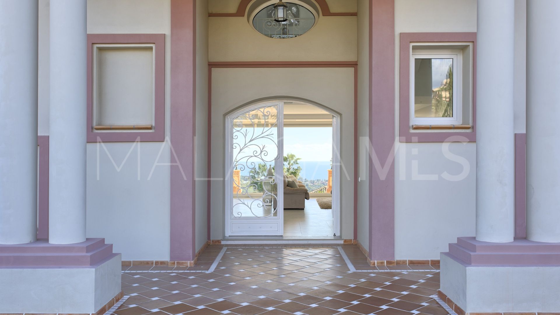 Villa with 8 bedrooms for sale in Benahavis