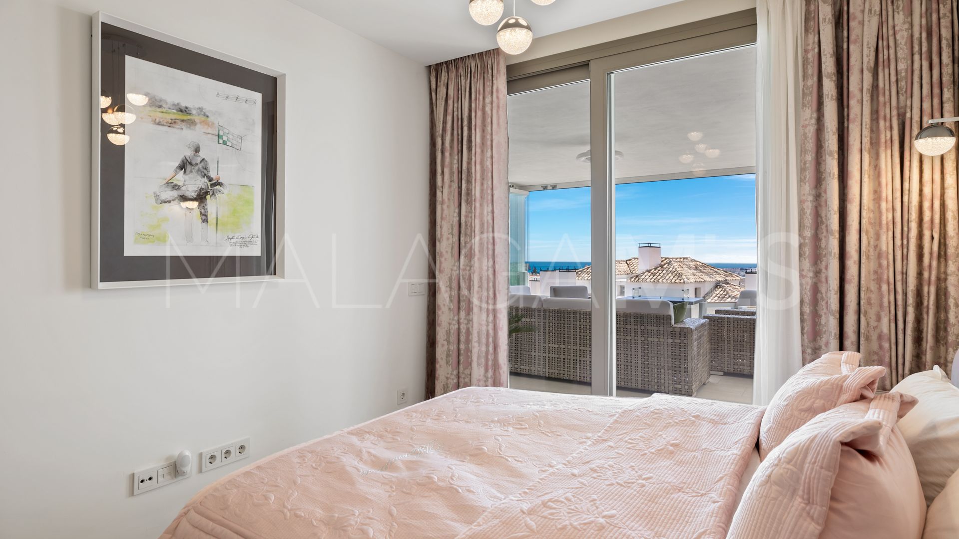 For sale Nueva Andalucia apartment with 7 bedrooms