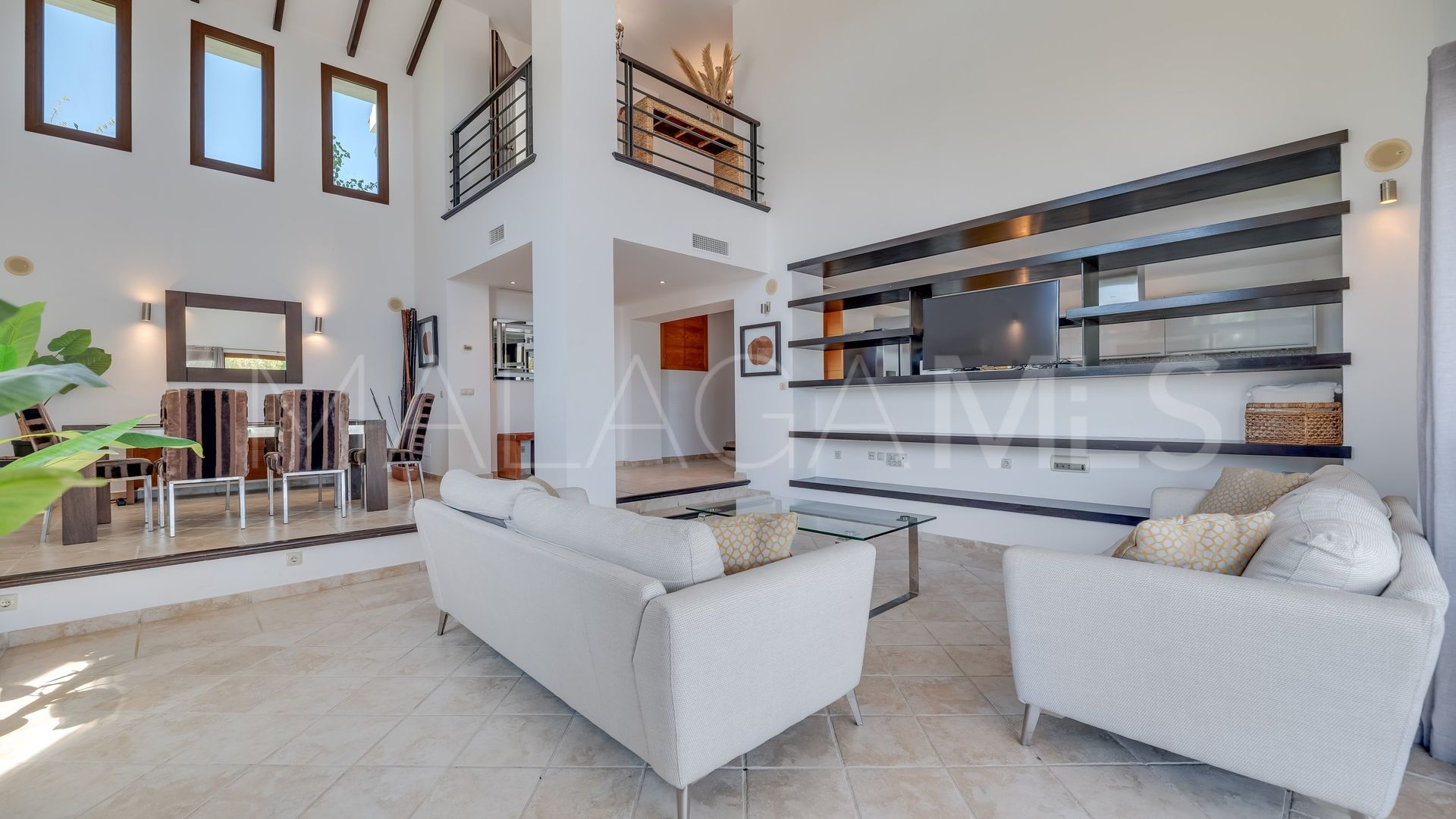 Villa for sale in Estepona