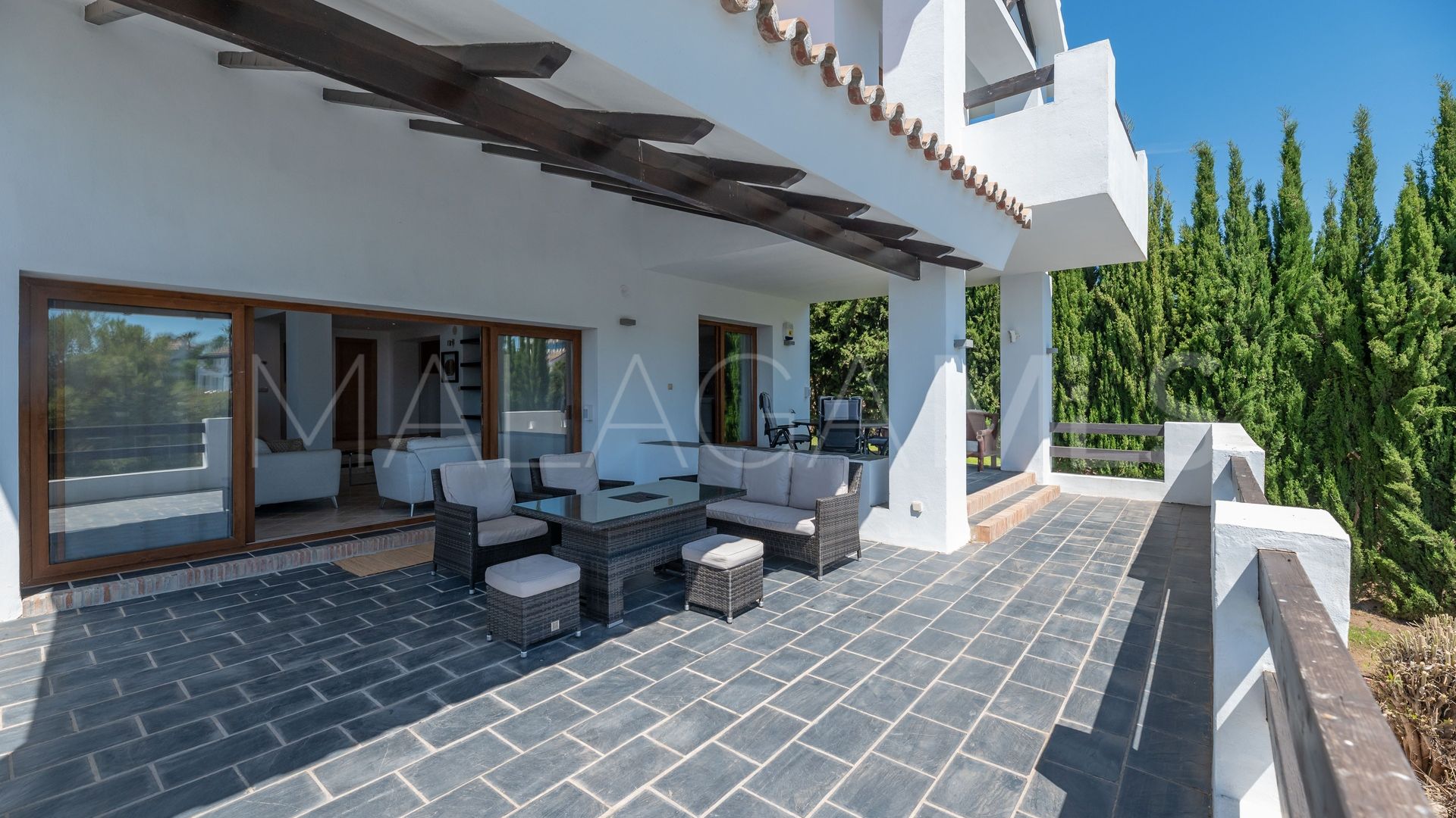 Villa for sale with 4 bedrooms in Estepona