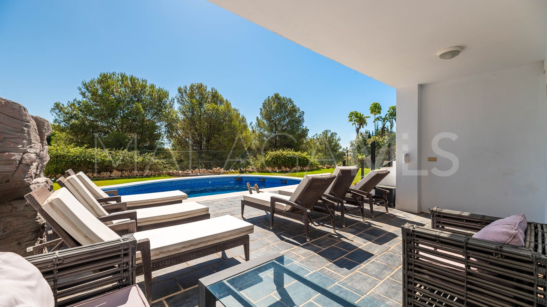 Villa for sale with 4 bedrooms in Estepona