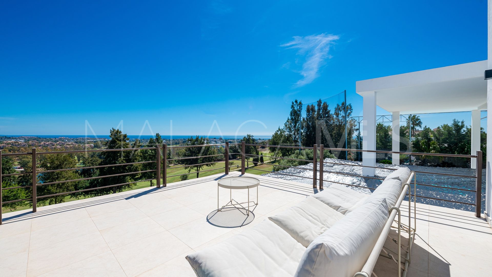 Villa for sale in Benahavis