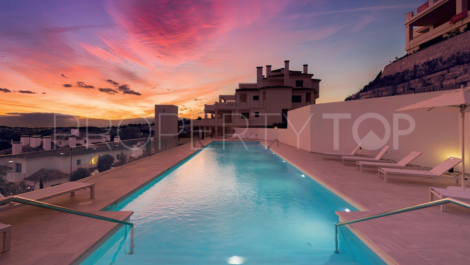 Nueva Andalucia 2 bedrooms penthouse for sale