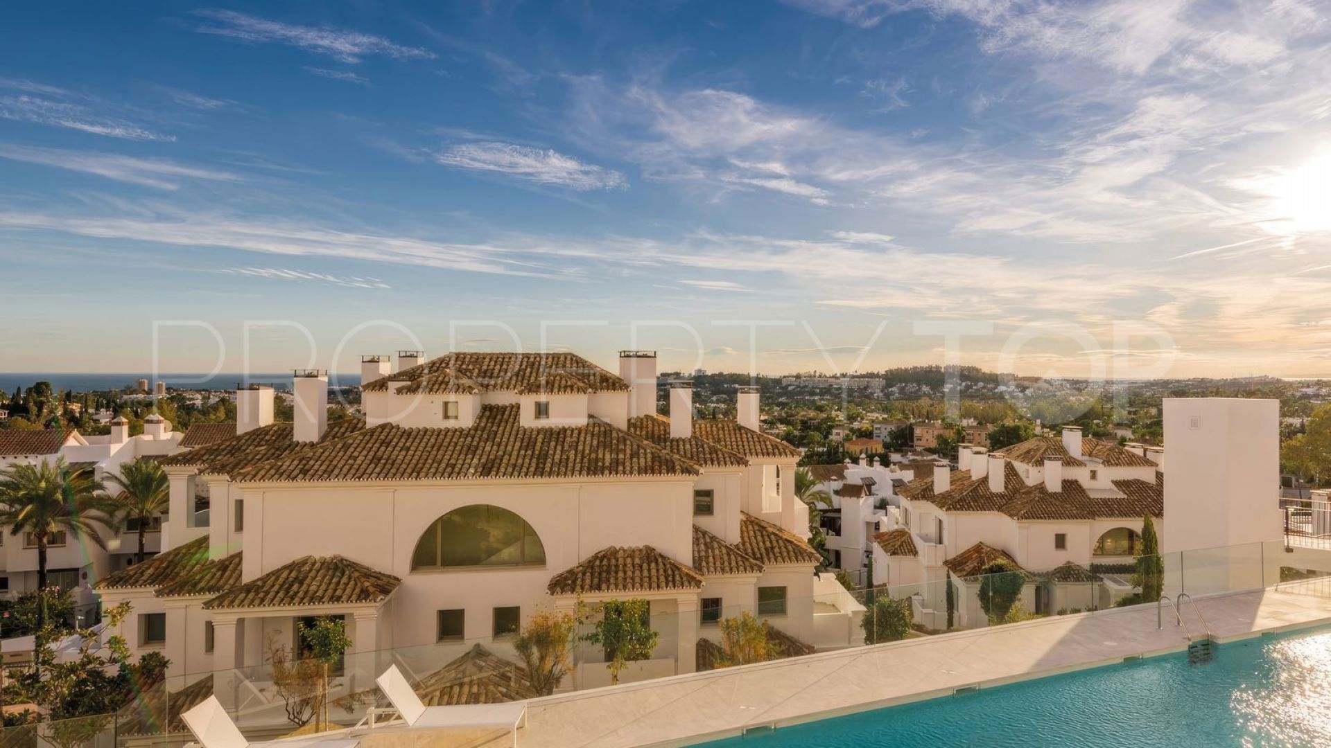 Nueva Andalucia 2 bedrooms penthouse for sale