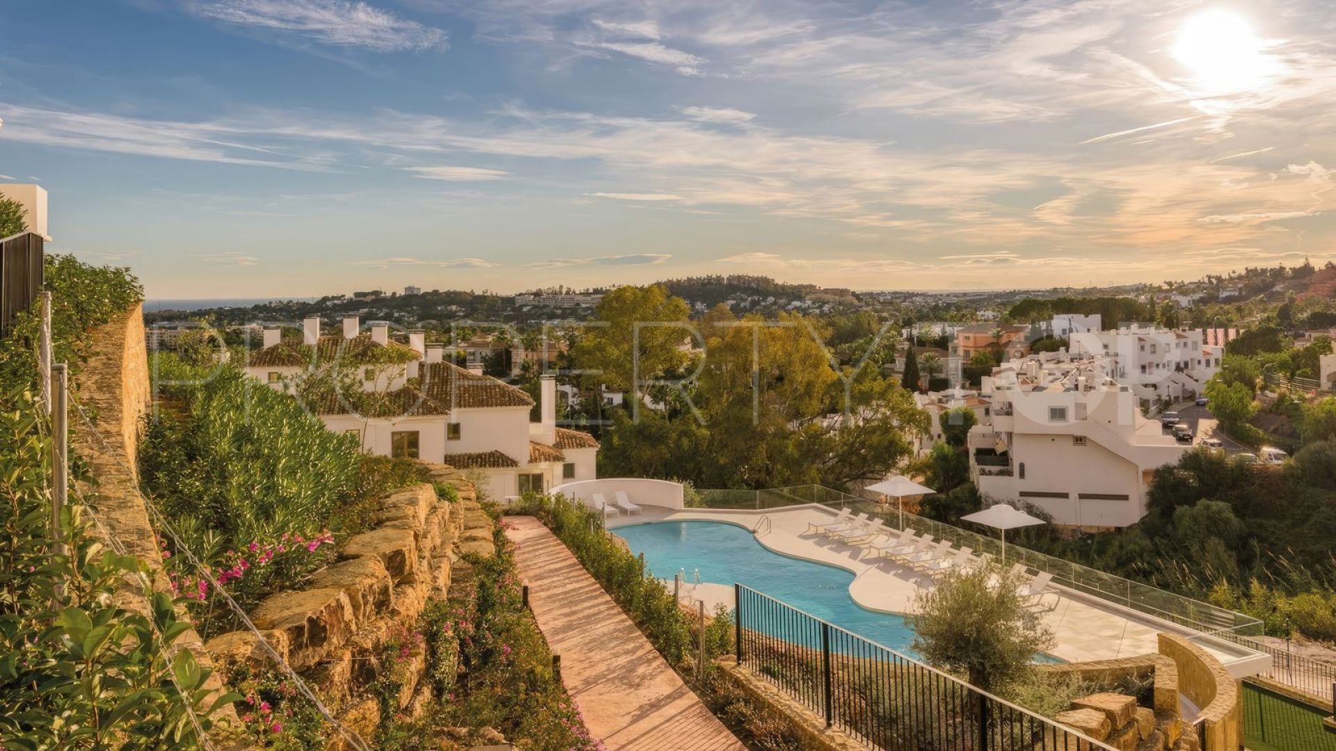 Nueva Andalucia 2 bedrooms penthouse for sale