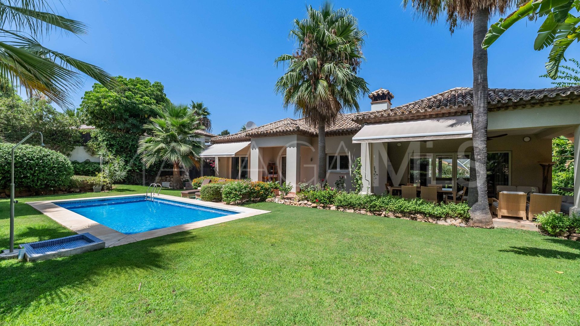 Villa for sale in Las Brisas