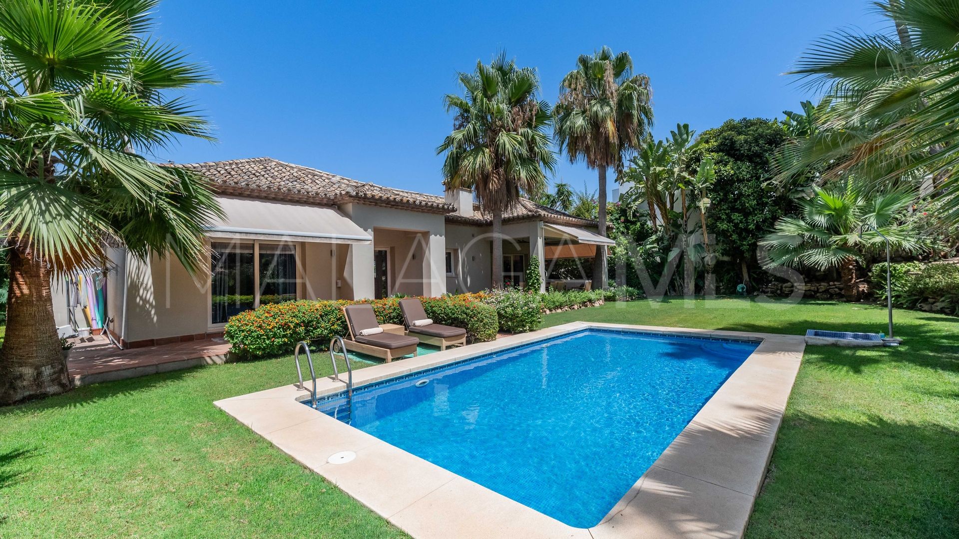 Villa for sale in Las Brisas