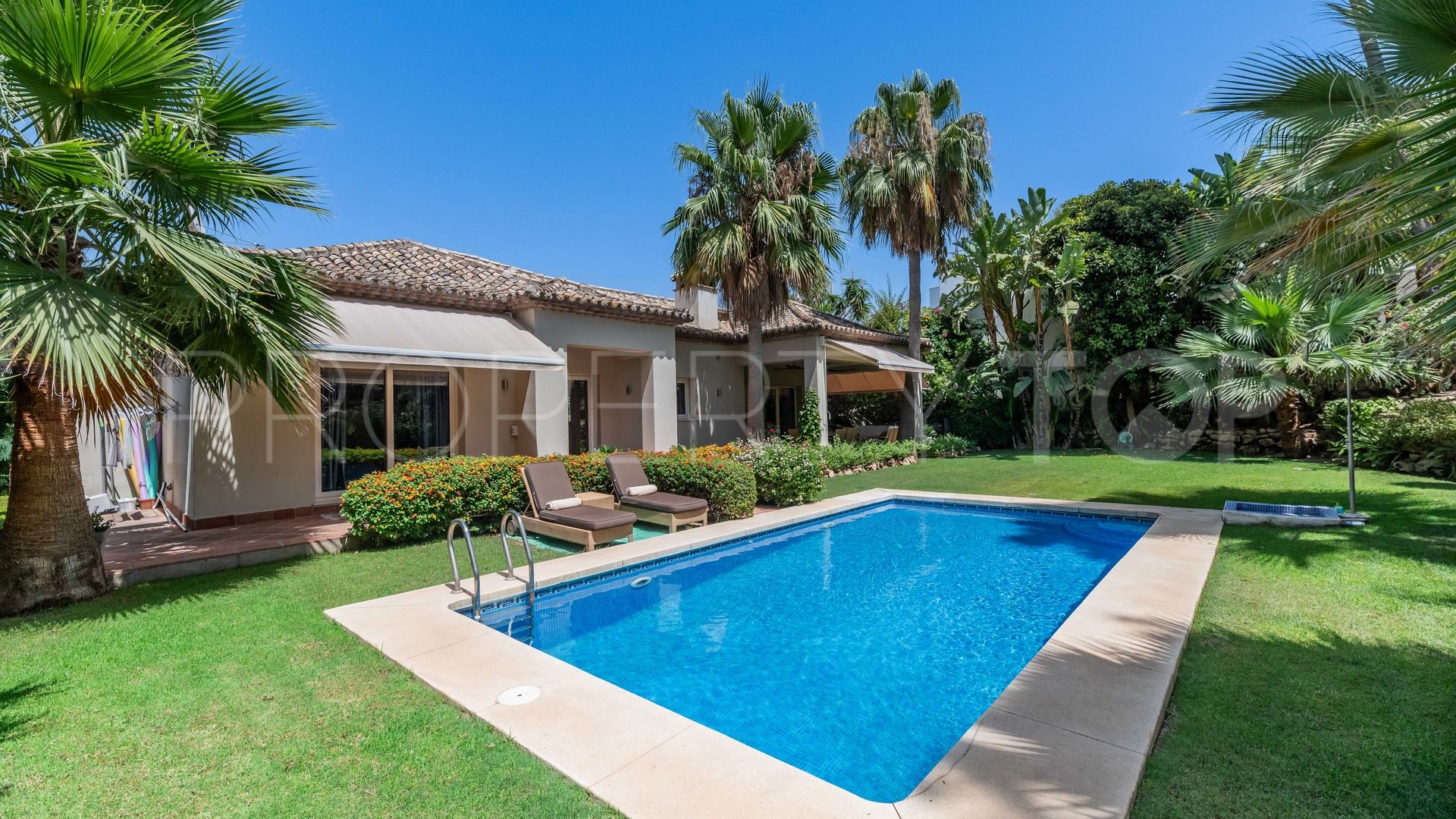 Villa for sale in Las Brisas