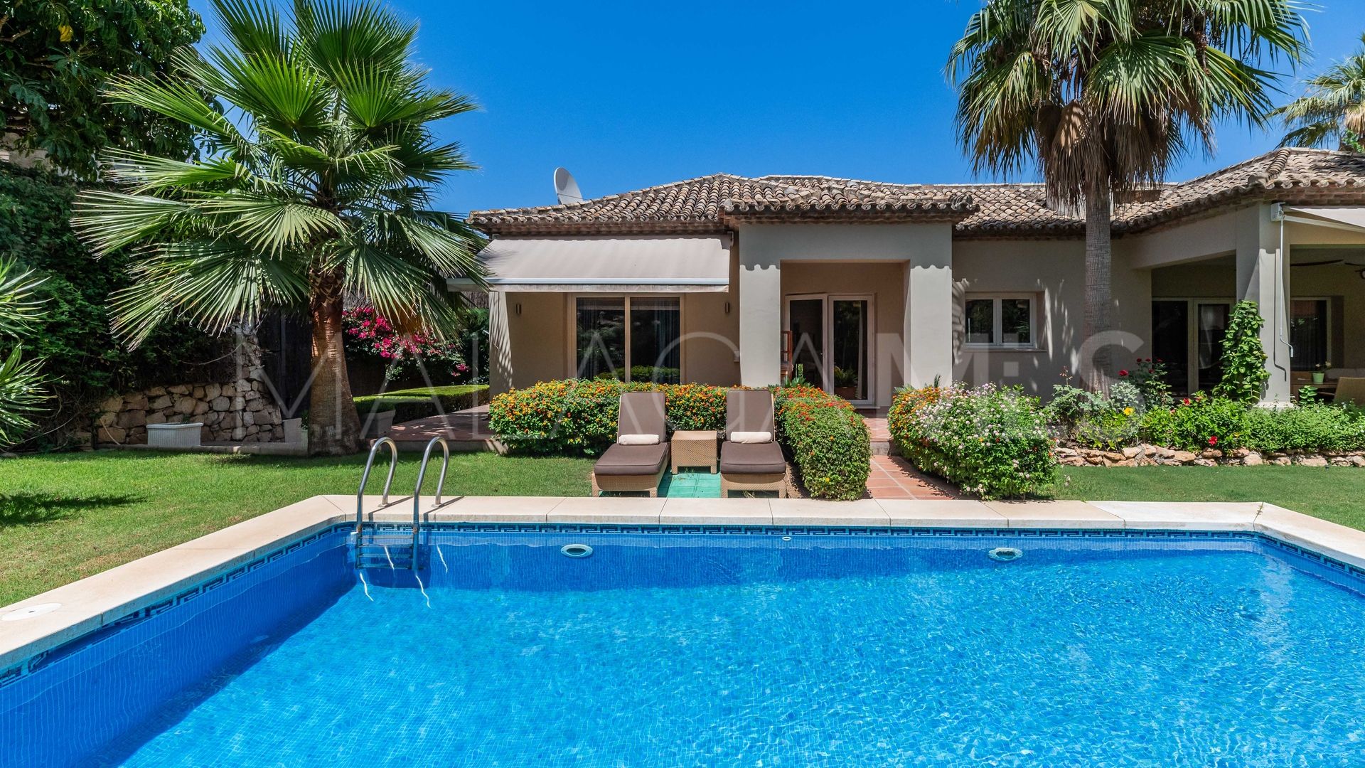 Villa for sale in Las Brisas