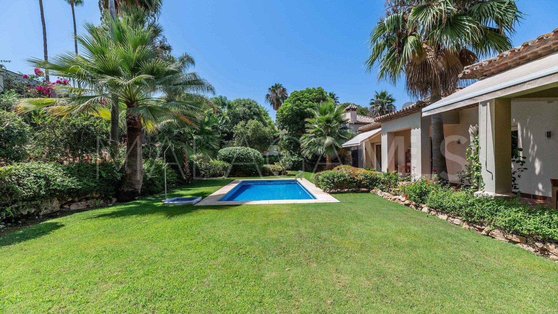 Villa for sale in Las Brisas