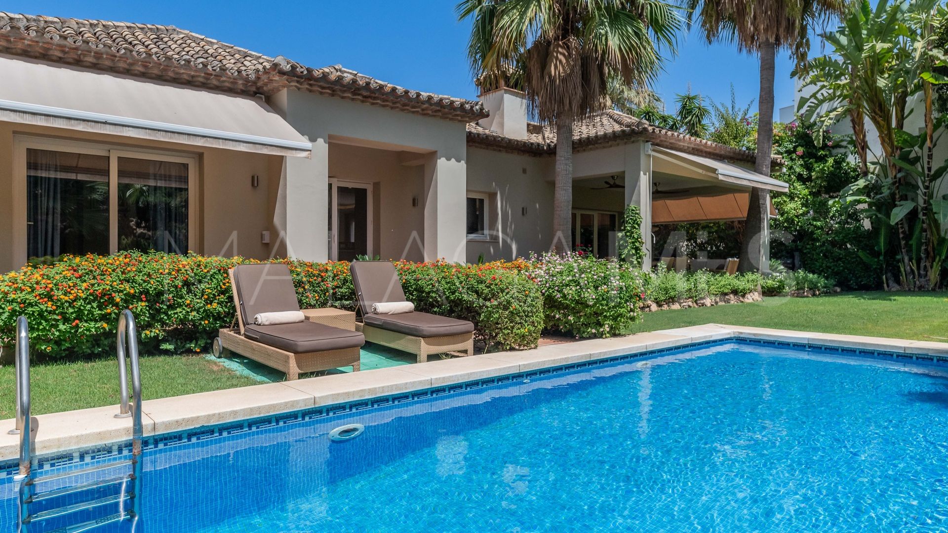 Villa for sale in Las Brisas