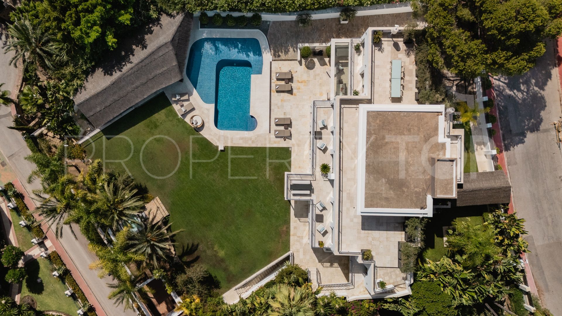 For sale villa in Las Brisas