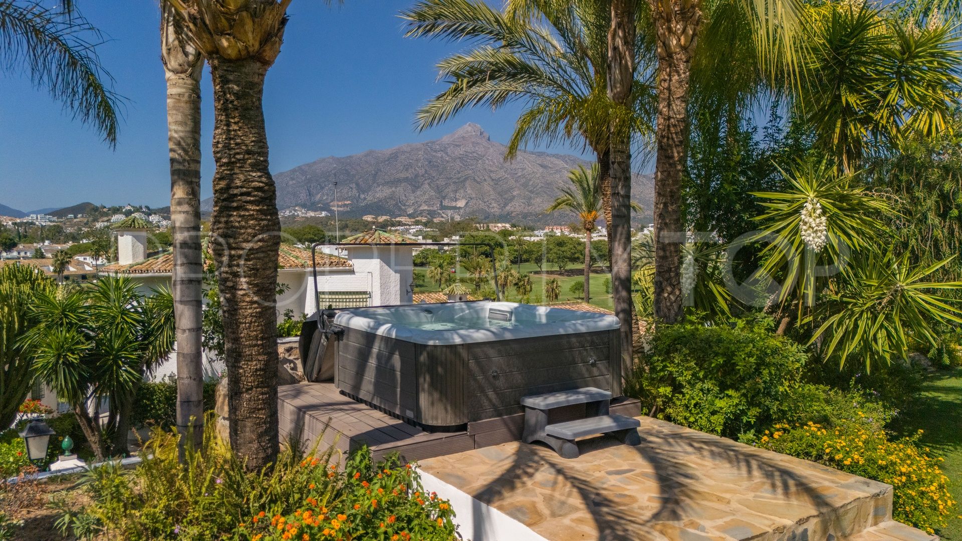 For sale villa in Las Brisas