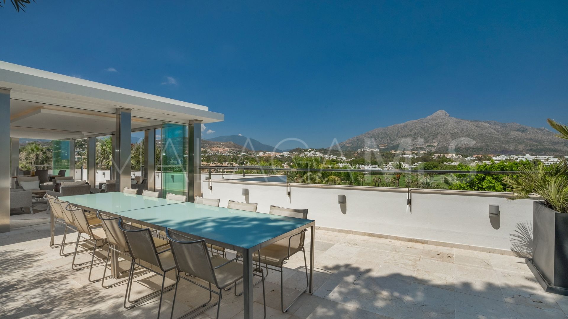 Villa for sale in Las Brisas