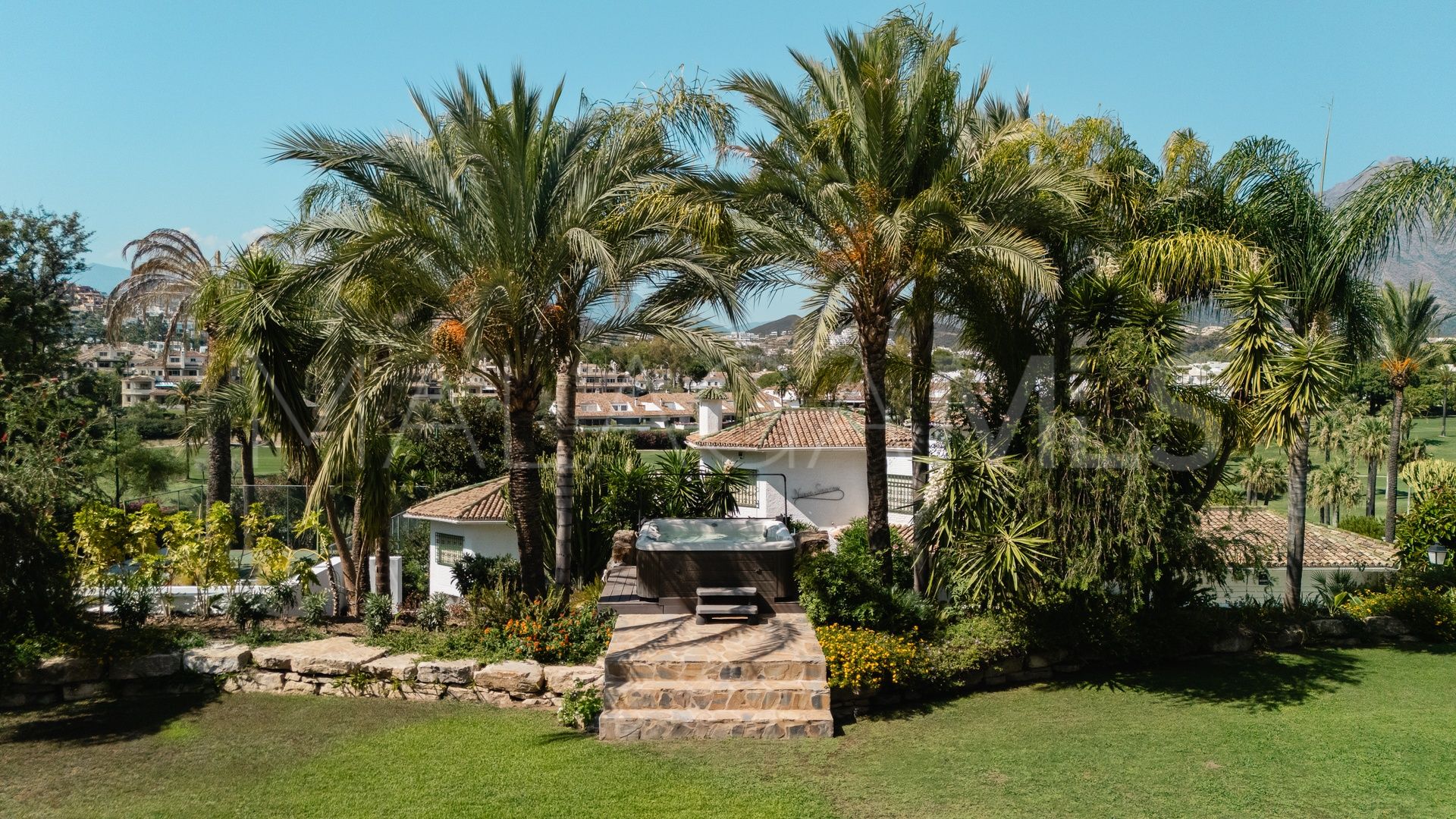 Villa for sale in Las Brisas