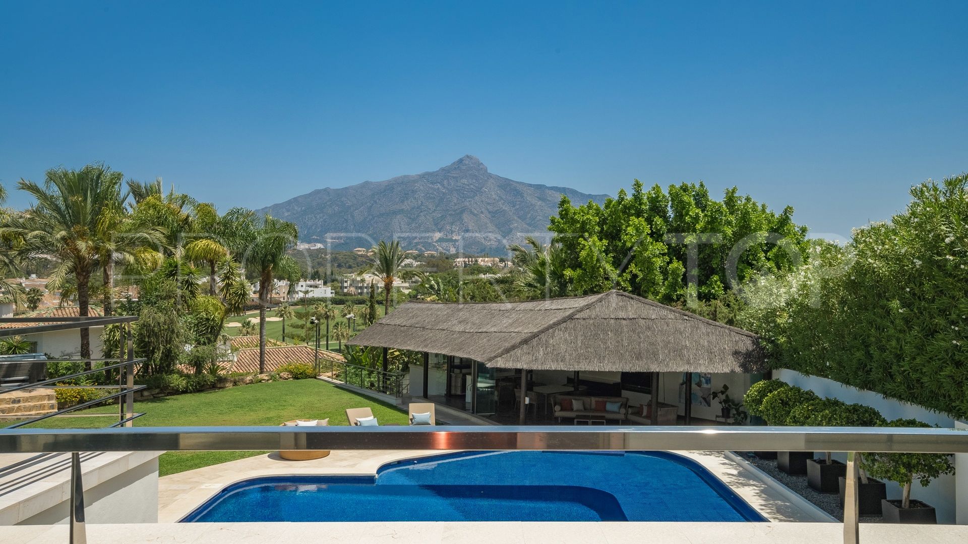 For sale villa in Las Brisas